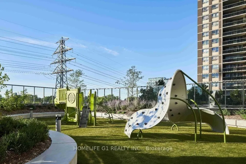 9 Mabelle Avenue, #2318