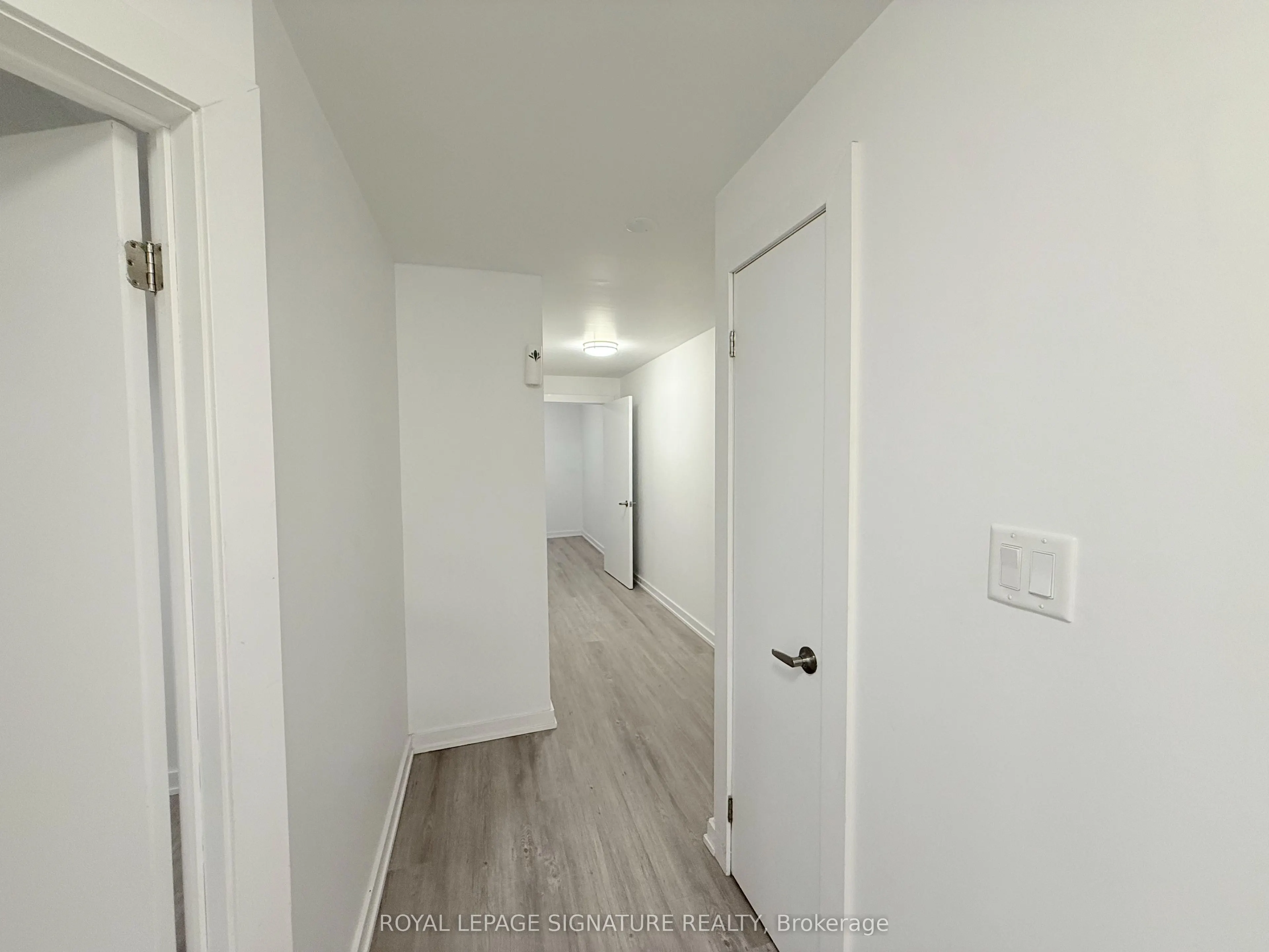 38 Burnhamthorpe Road W, #Lower