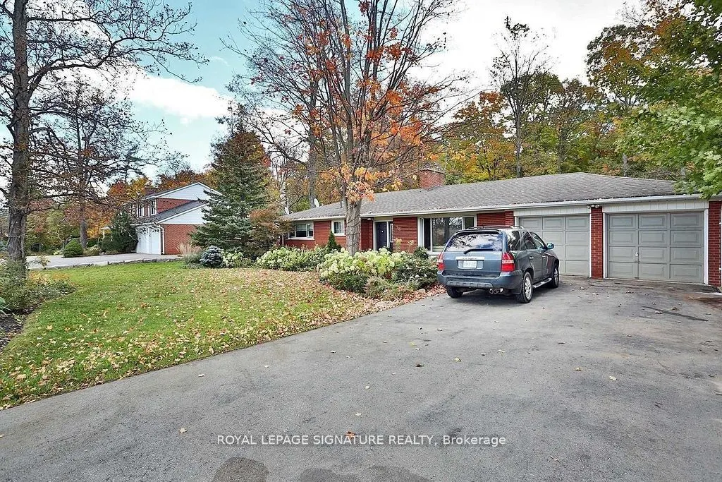38 Burnhamthorpe Road W, #Lower