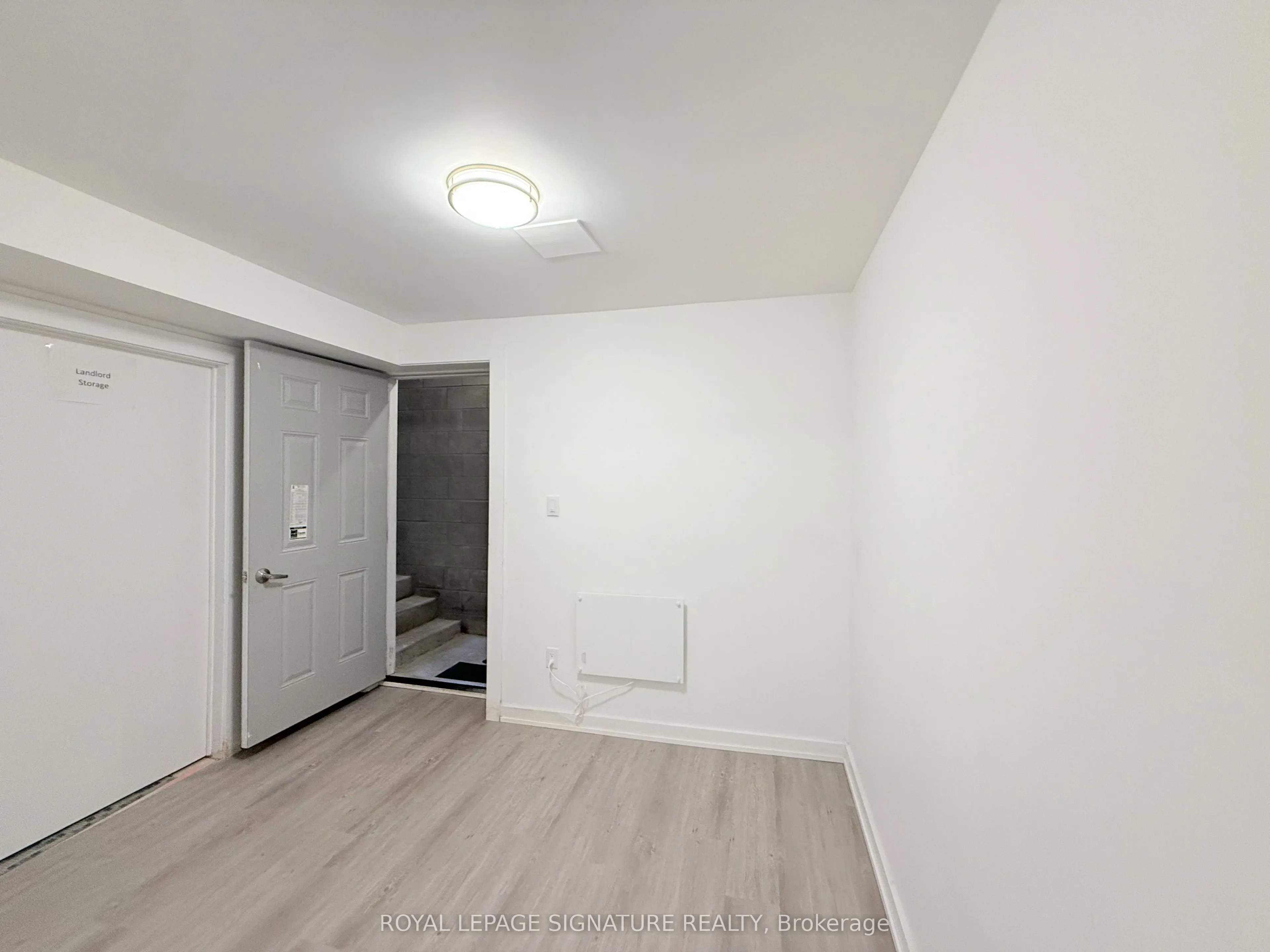 38 Burnhamthorpe Road W, #Lower