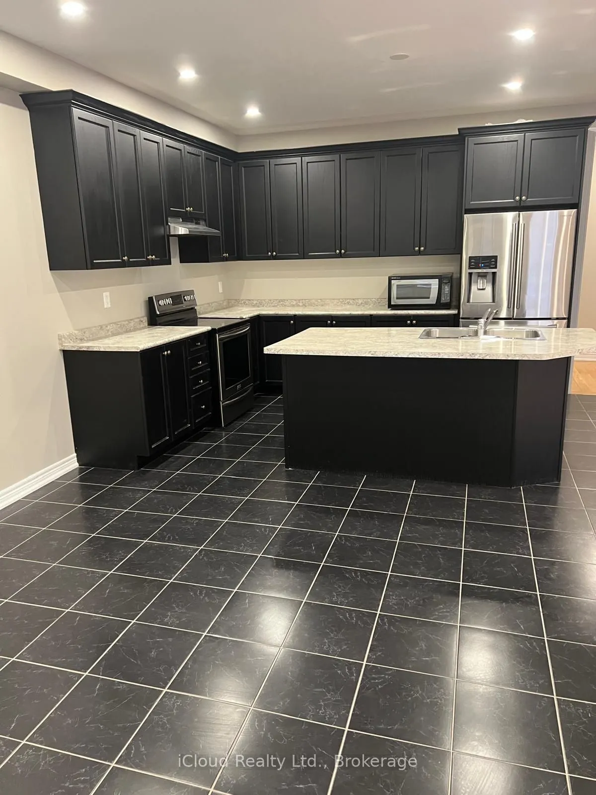 71 Ivor Crescent