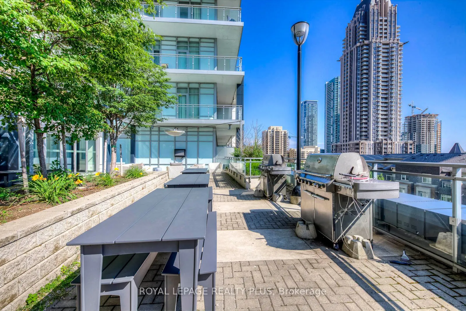 365 Prince Of Wales Drive, #2202