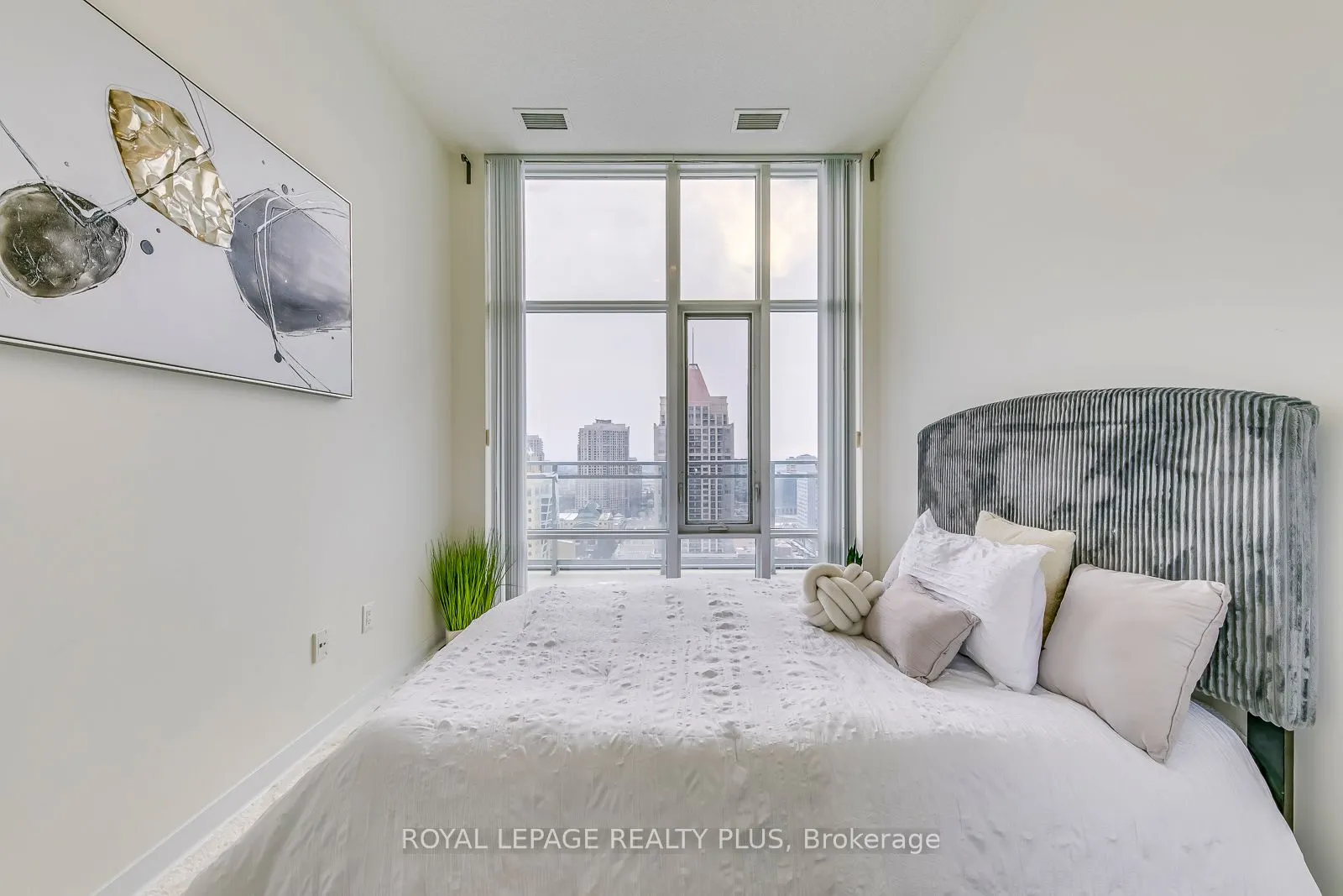 365 Prince Of Wales Drive, #2202
