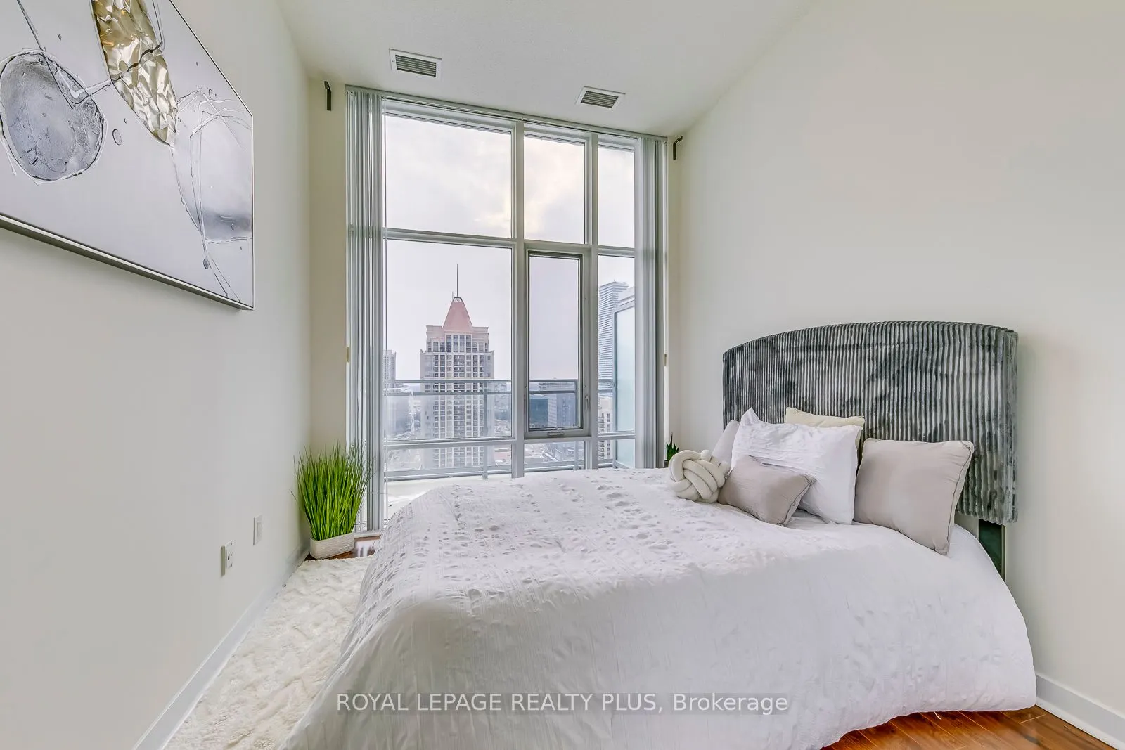 365 Prince Of Wales Drive, #2202