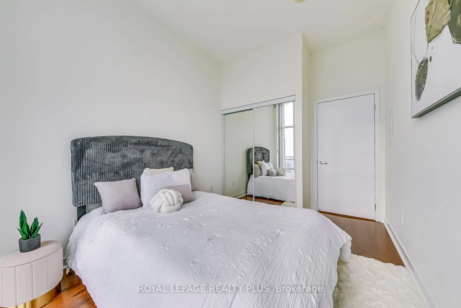 365 Prince Of Wales Drive, #2202