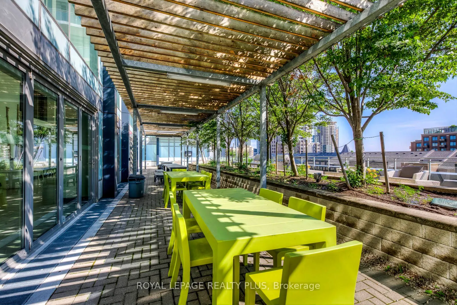 365 Prince Of Wales Drive, #2202