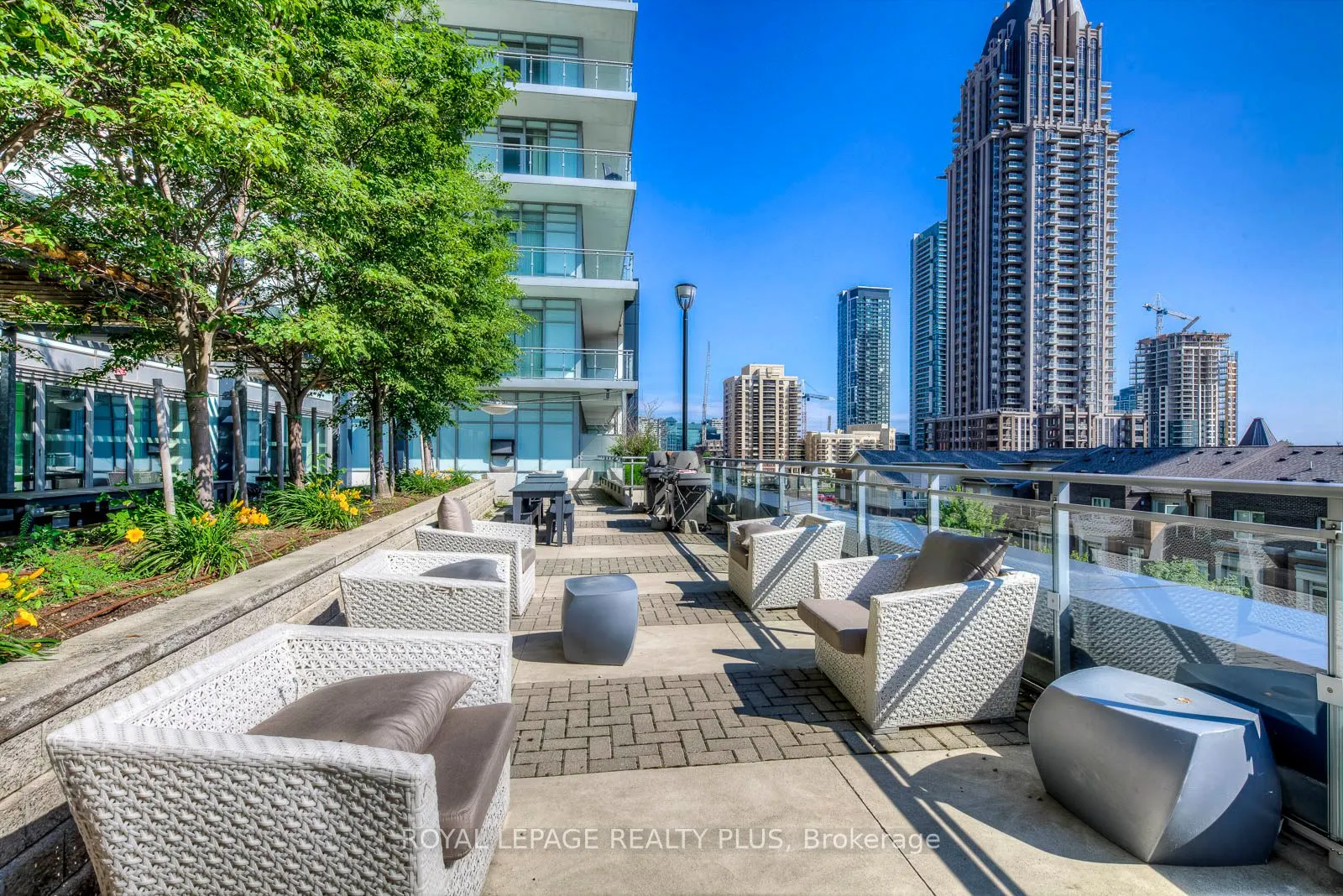 365 Prince Of Wales Drive, #2202