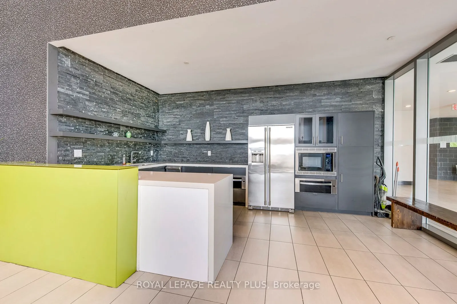 365 Prince Of Wales Drive, #2202