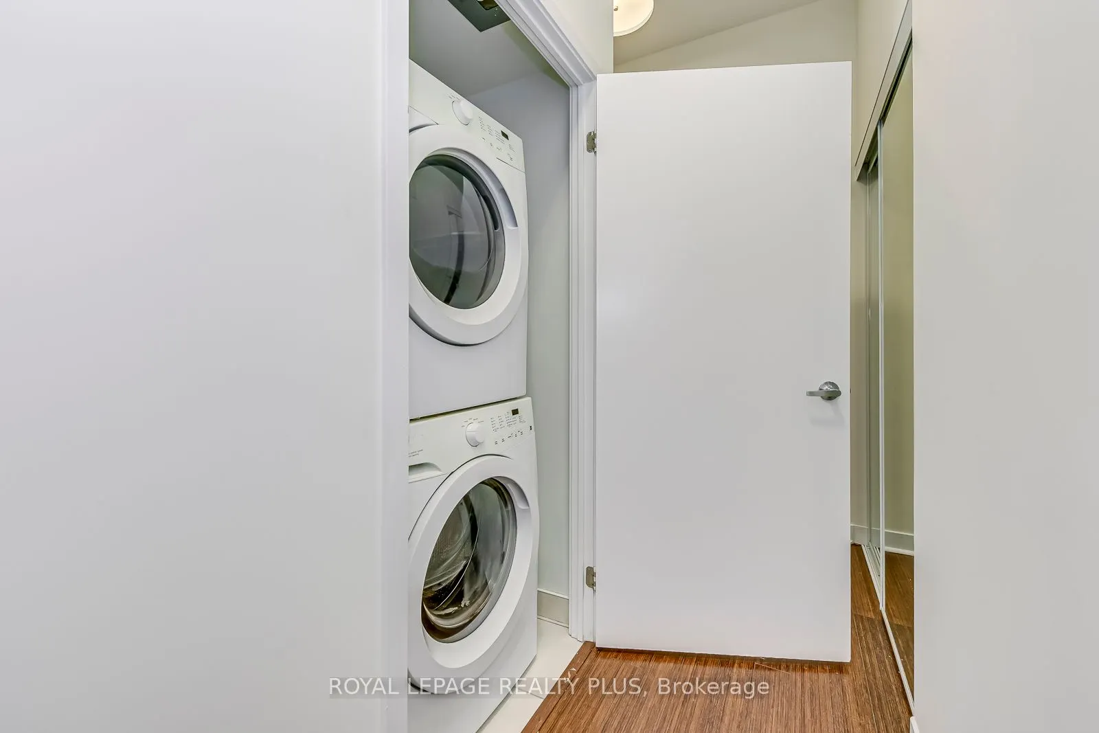 365 Prince Of Wales Drive, #2202