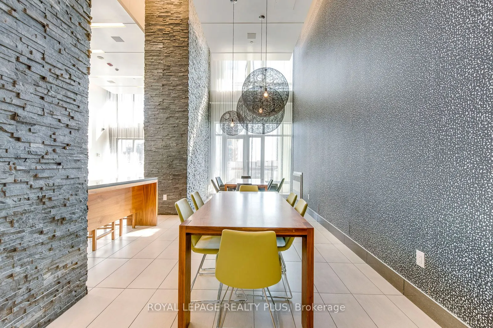 365 Prince Of Wales Drive, #2202