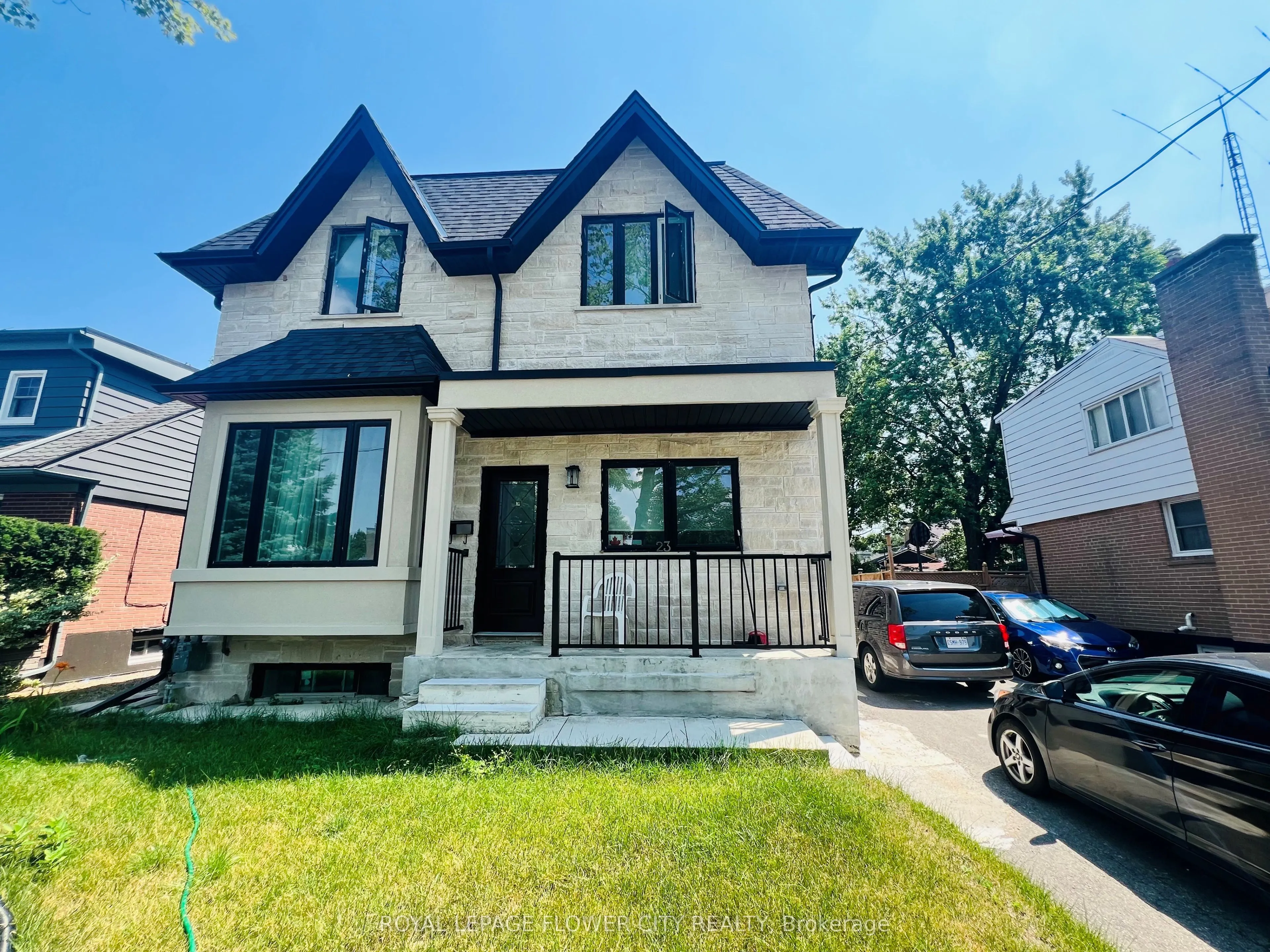 23 Clearbrooke Circle, #UPPER FLOOR