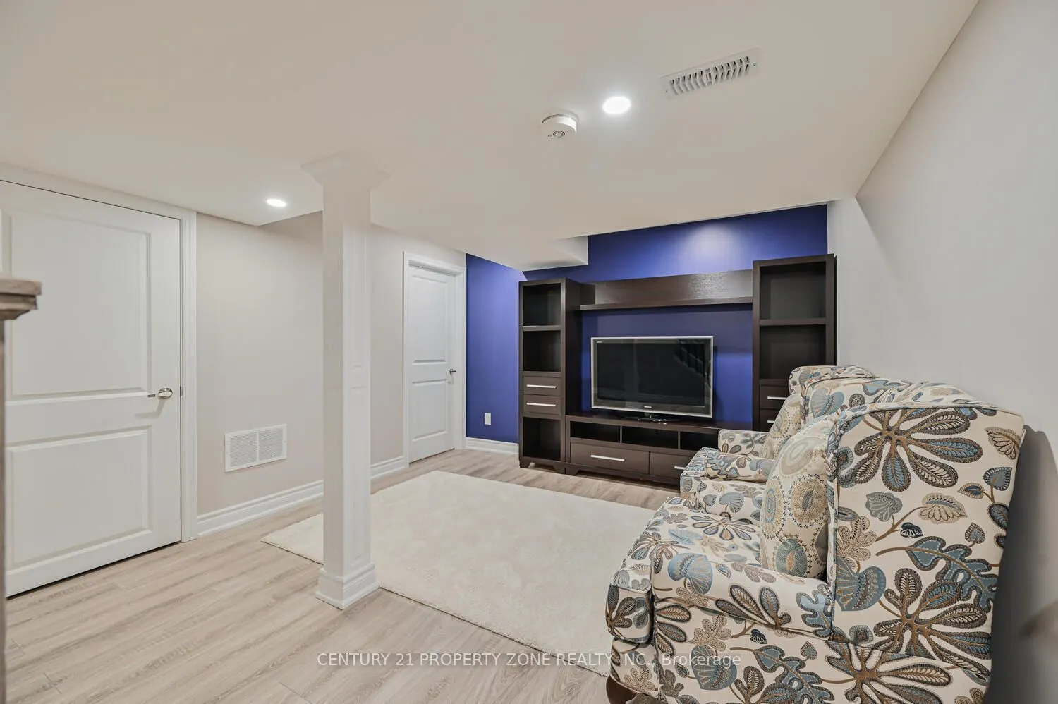 1544 Leger Way