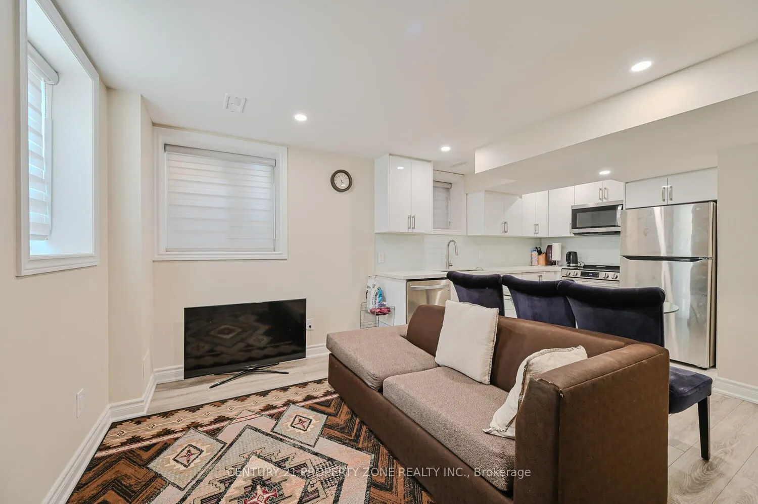1544 Leger Way