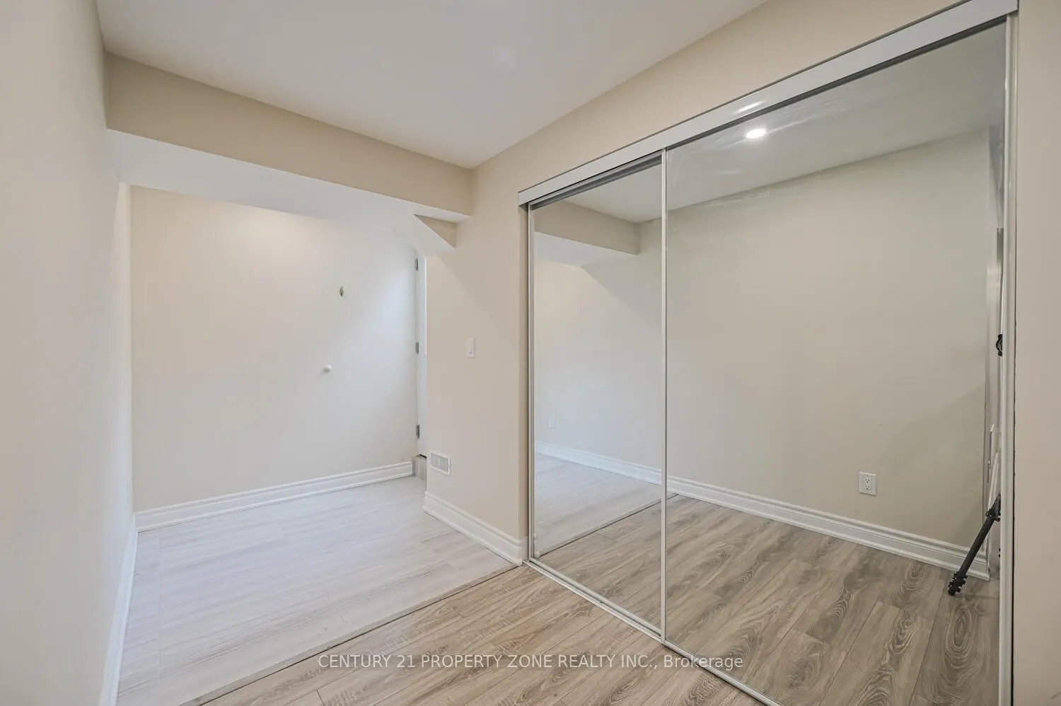 1544 Leger Way