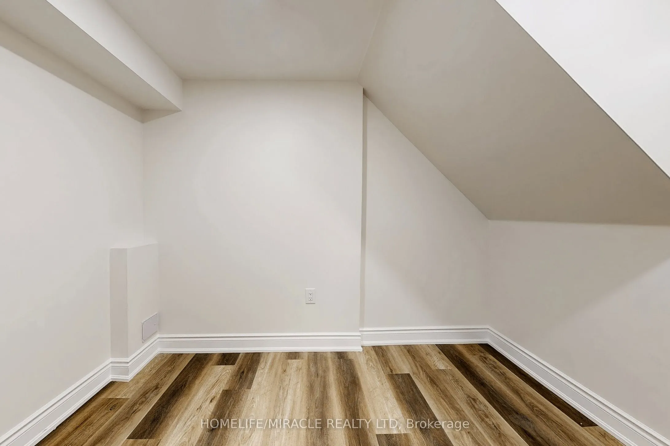 933 Whewell (Basement) Trail