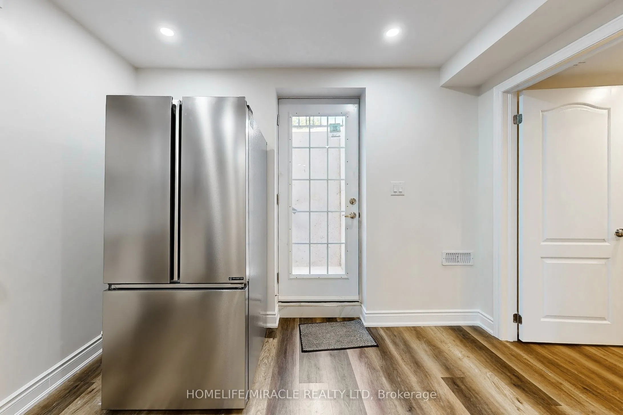 933 Whewell (Basement) Trail