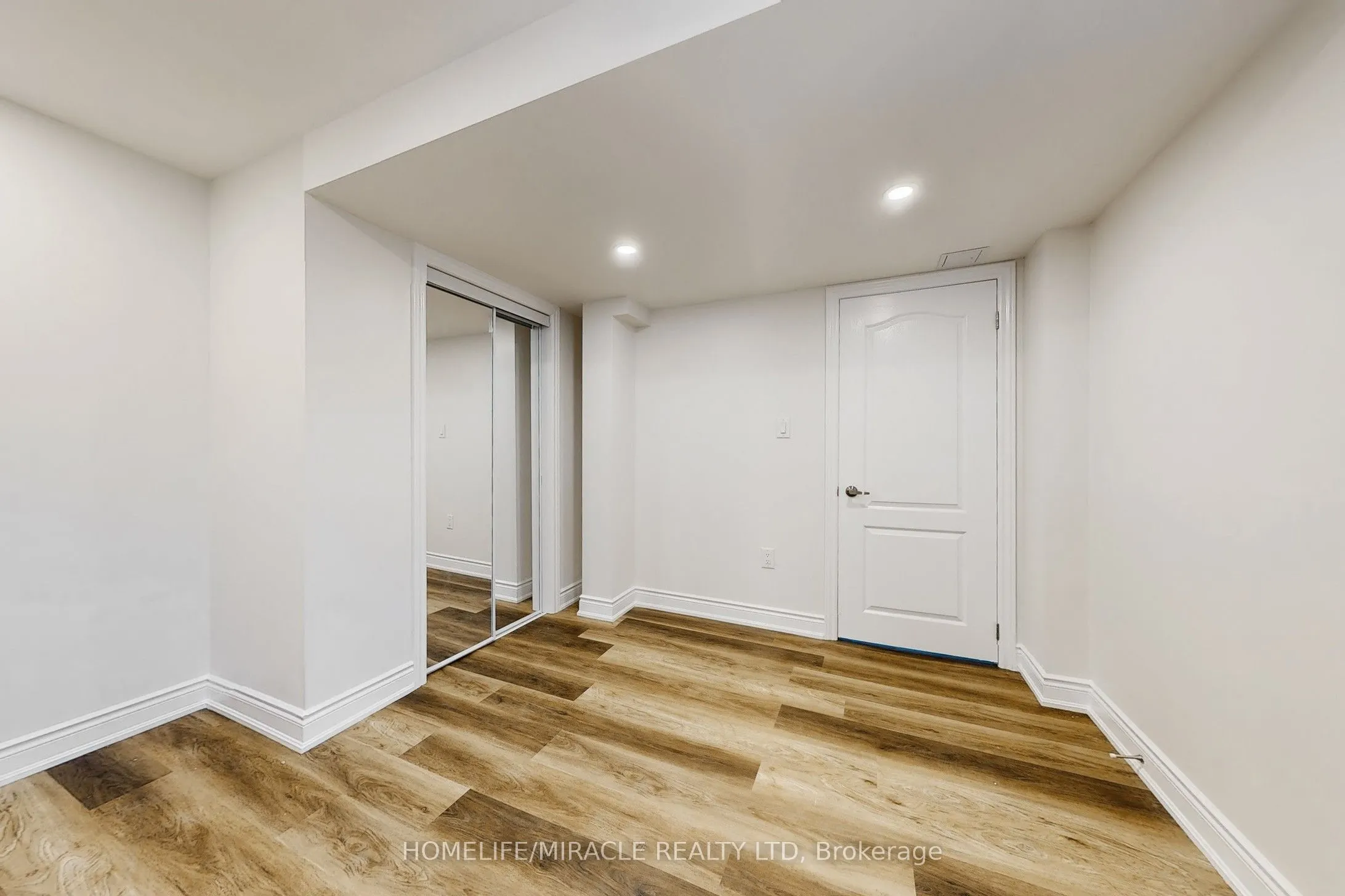 933 Whewell (Basement) Trail