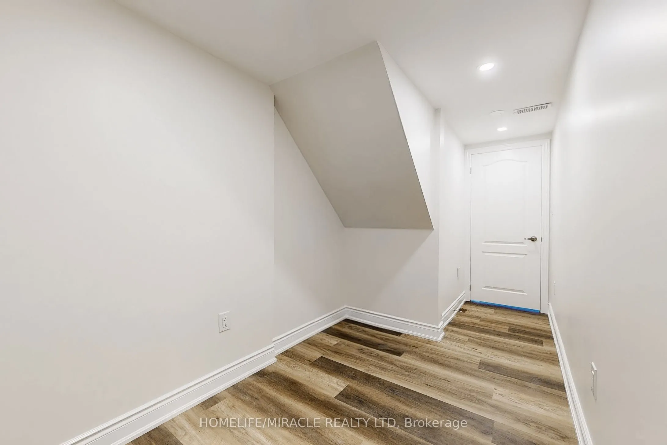 933 Whewell (Basement) Trail