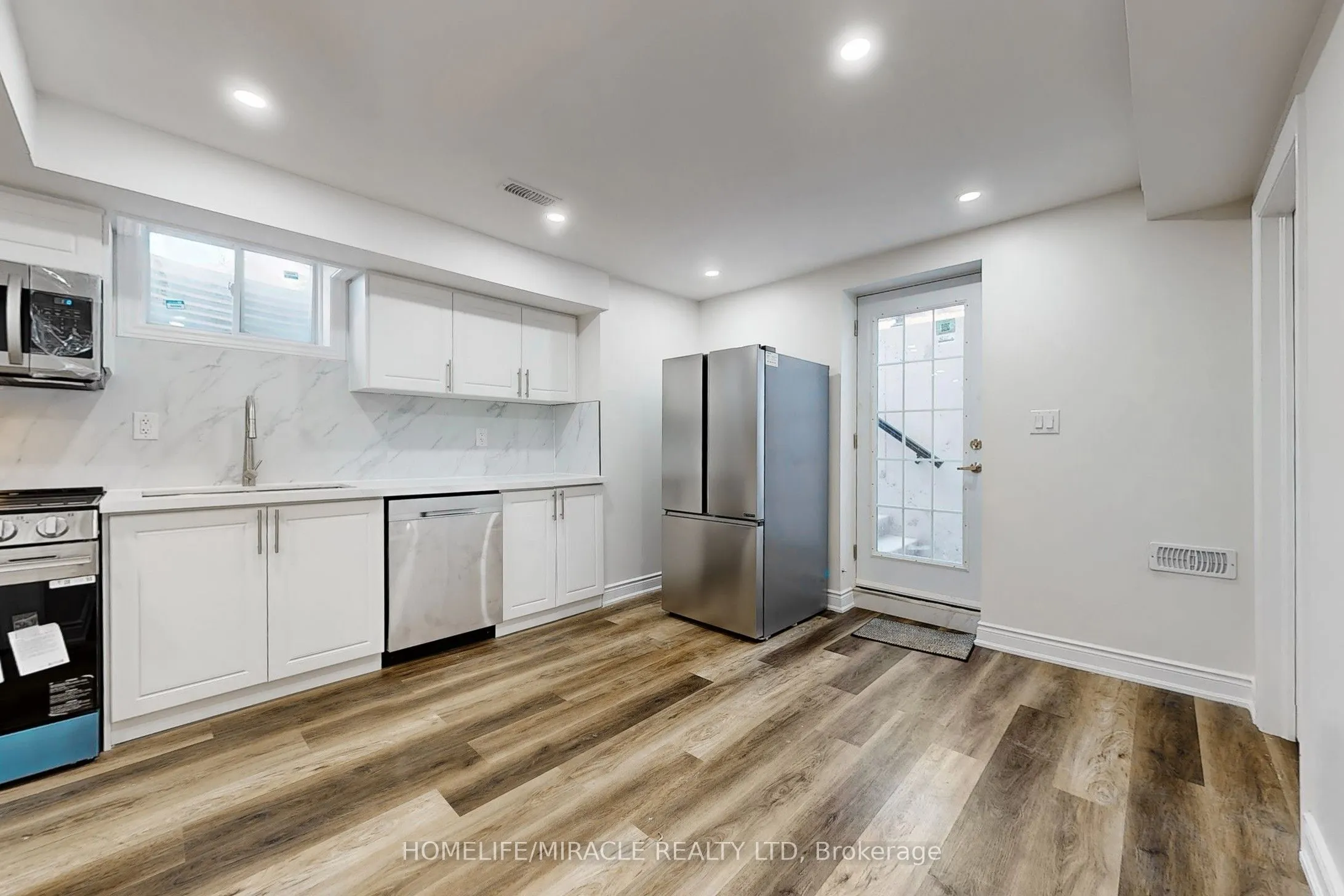 933 Whewell (Basement) Trail