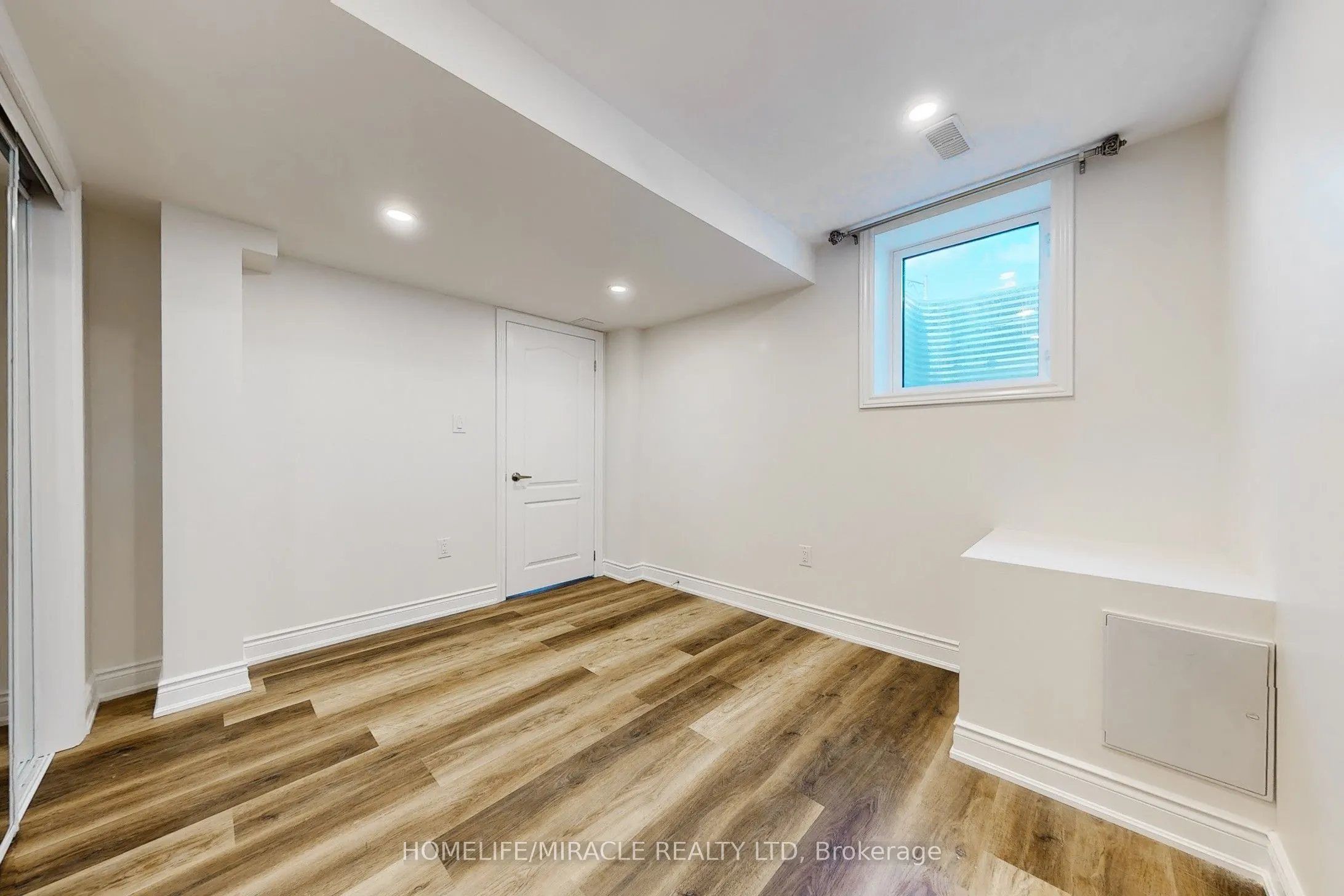 933 Whewell (Basement) Trail