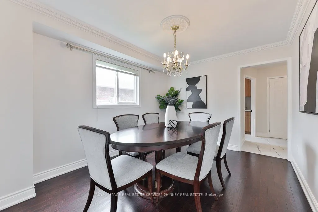 296 Evergreen Crescent