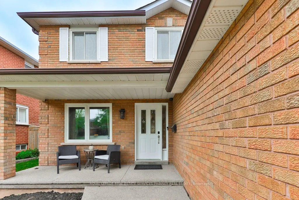296 Evergreen Crescent