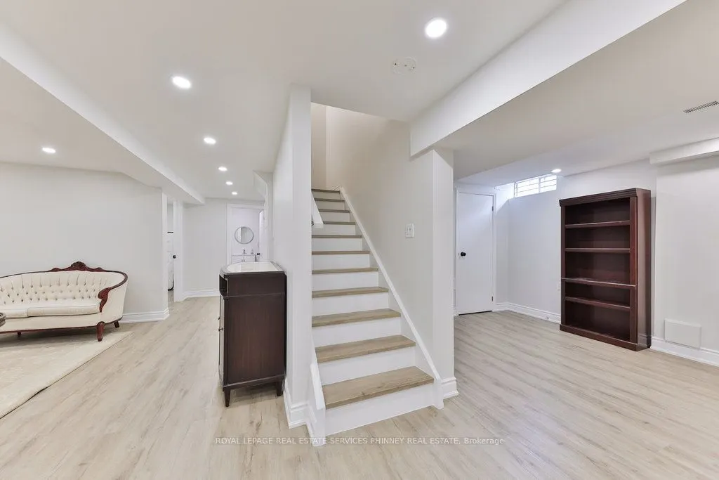 296 Evergreen Crescent