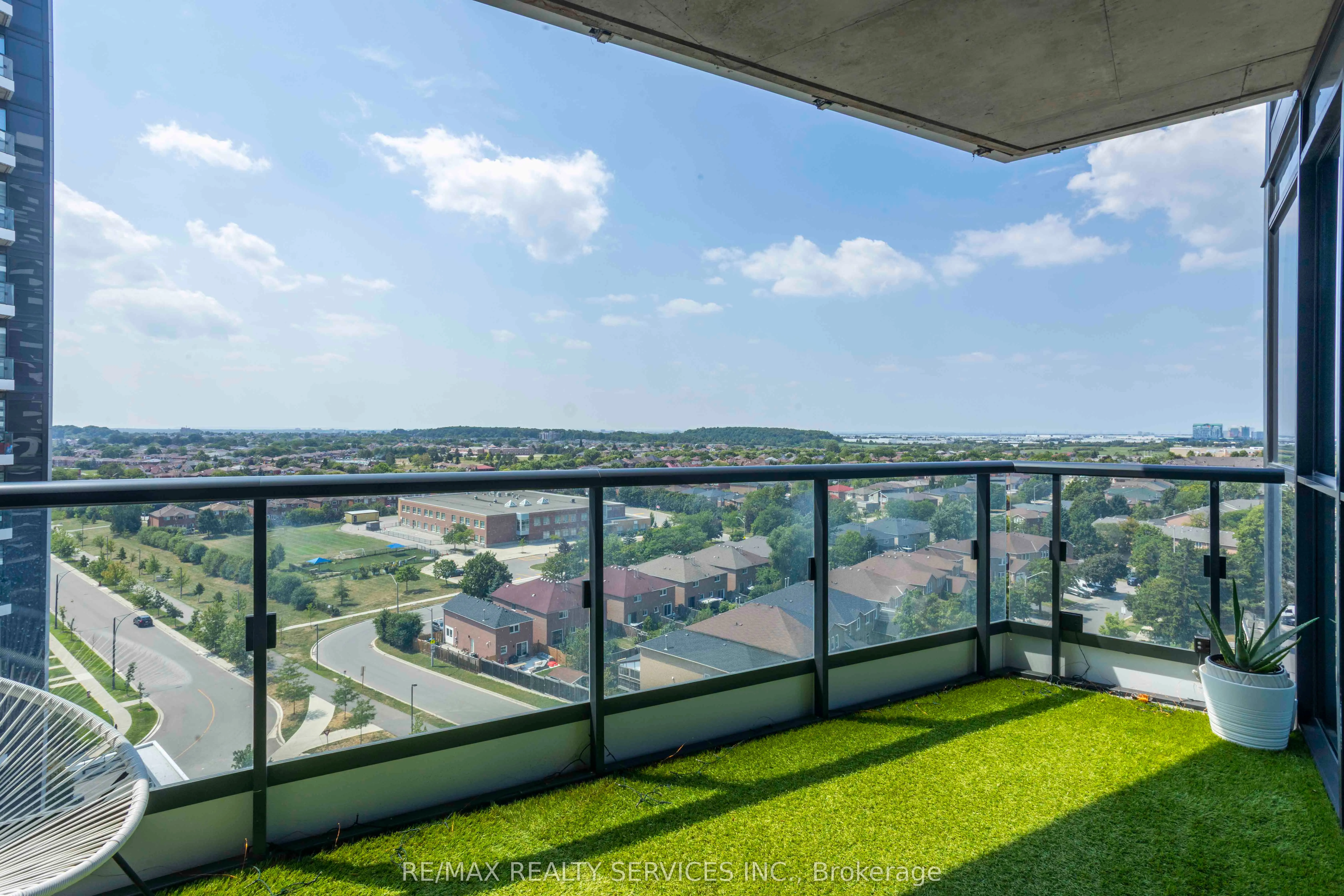 35 Watergarden Drive W, #918