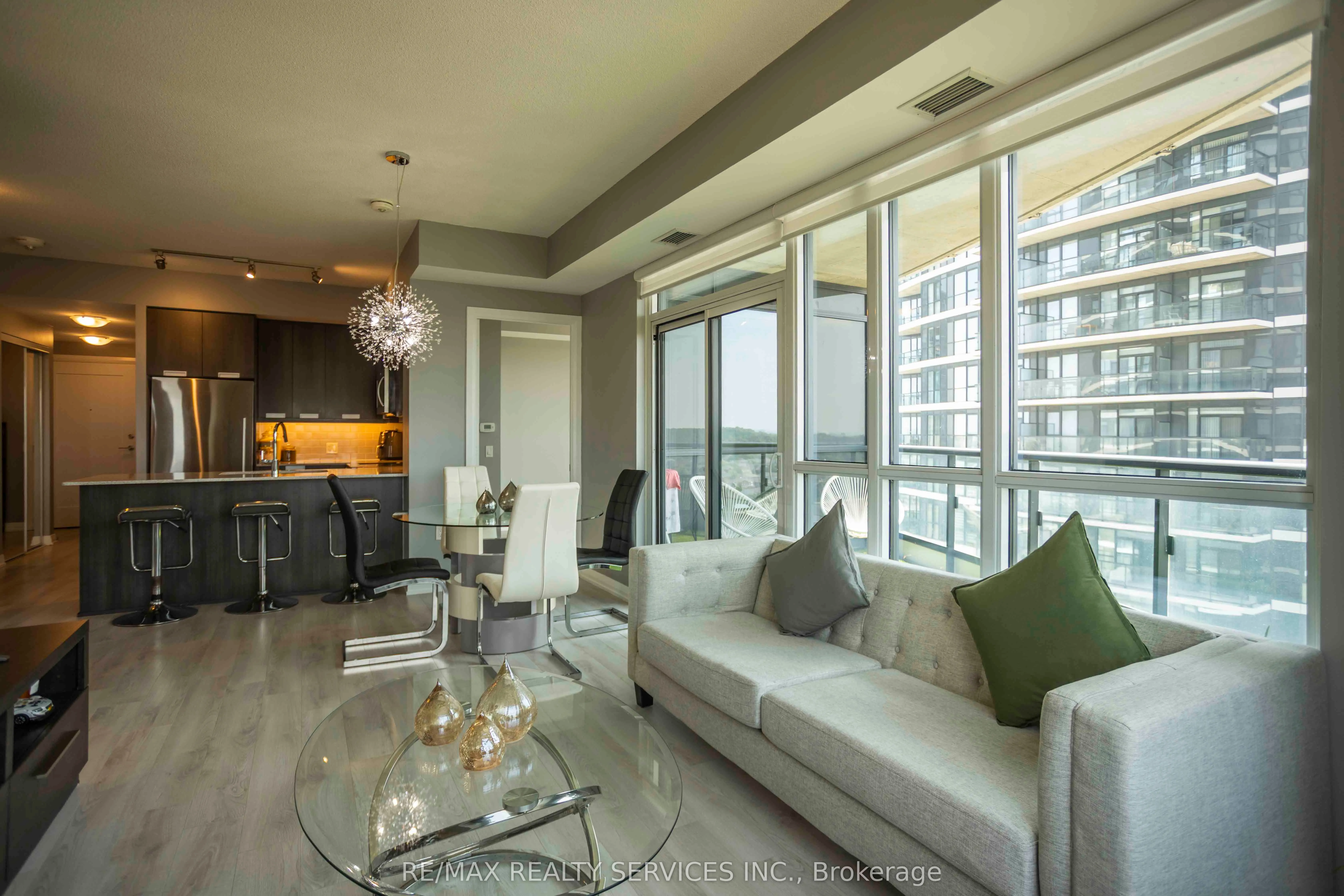 35 Watergarden Drive W, #918