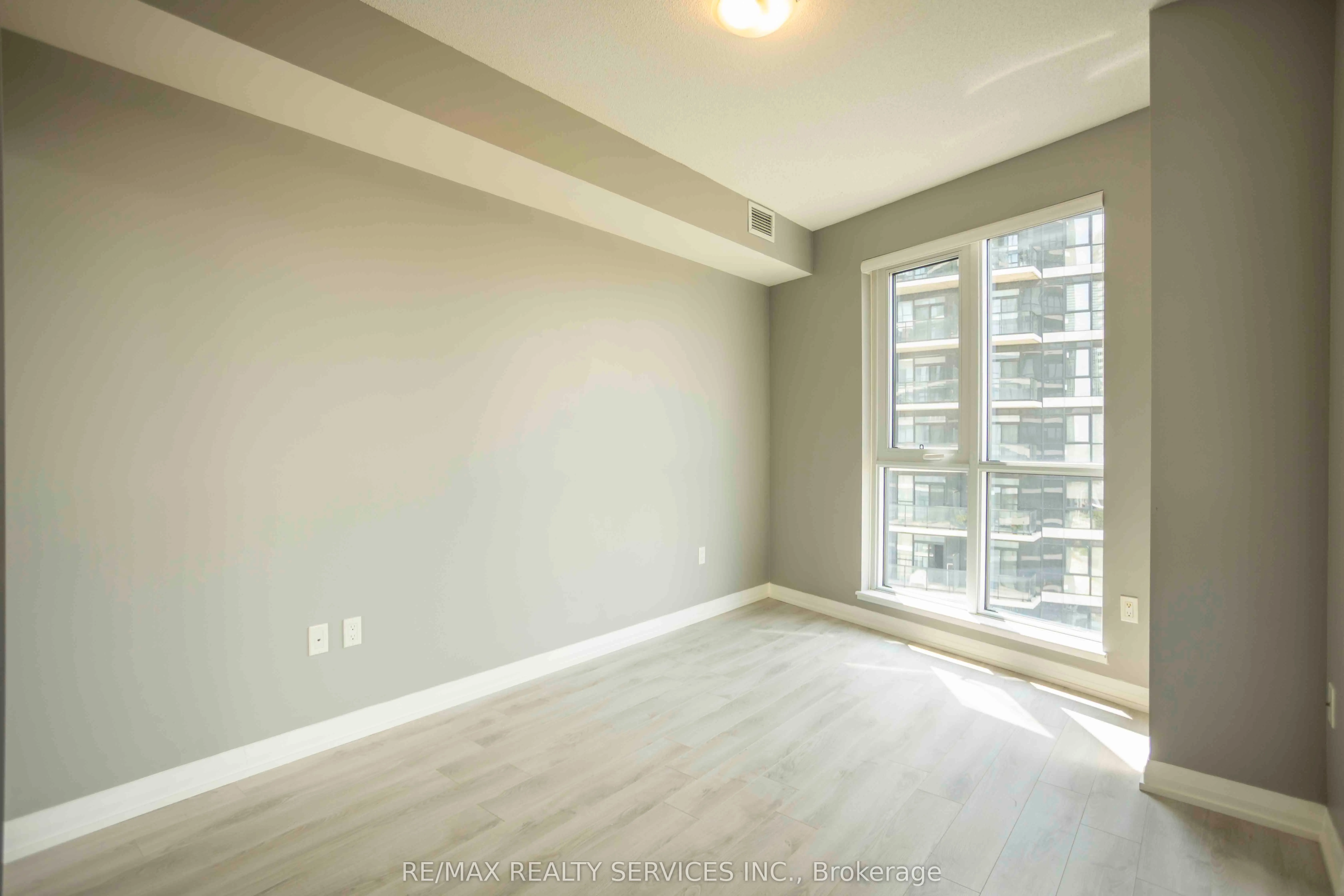 35 Watergarden Drive W, #918