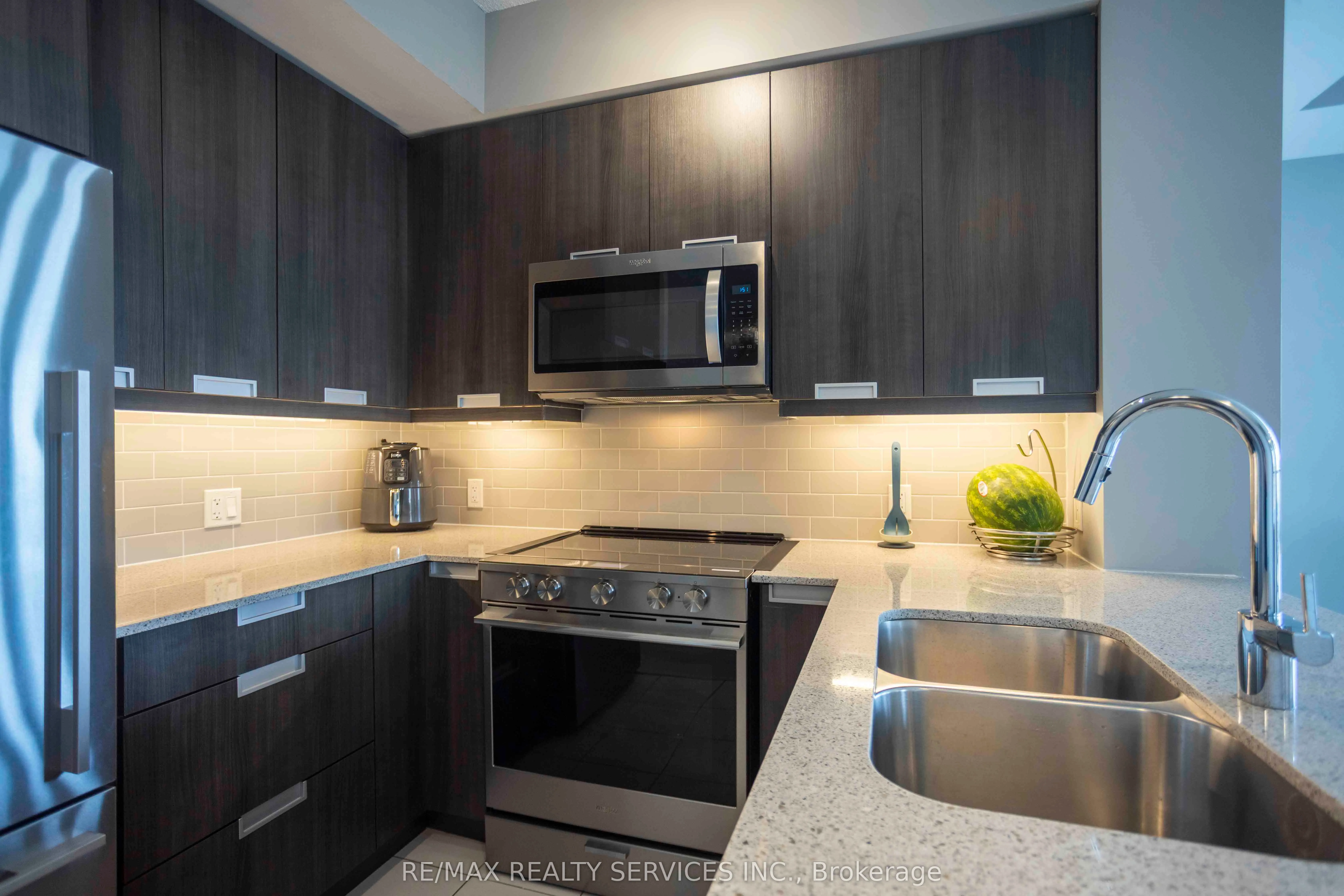 35 Watergarden Drive W, #918