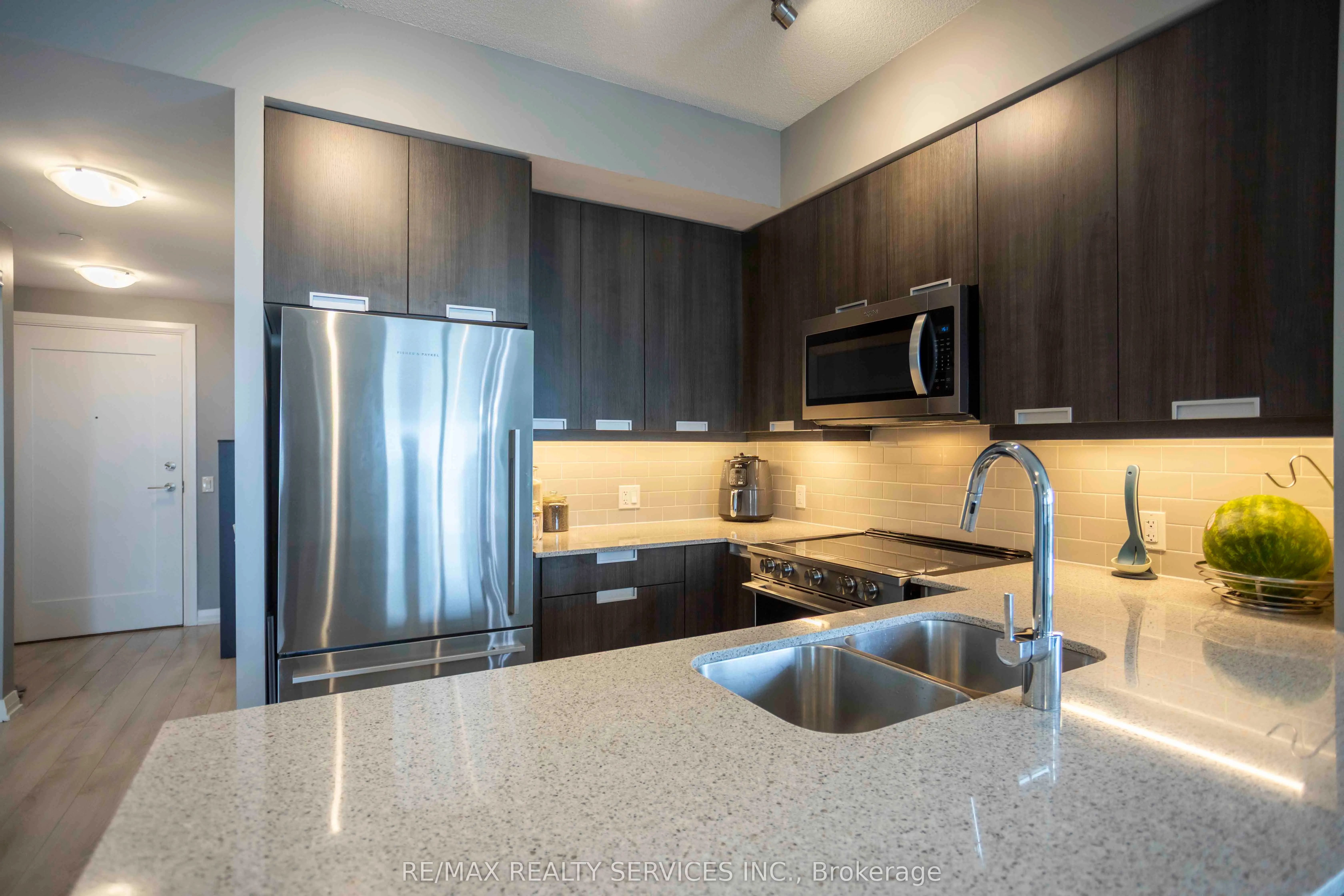 35 Watergarden Drive W, #918