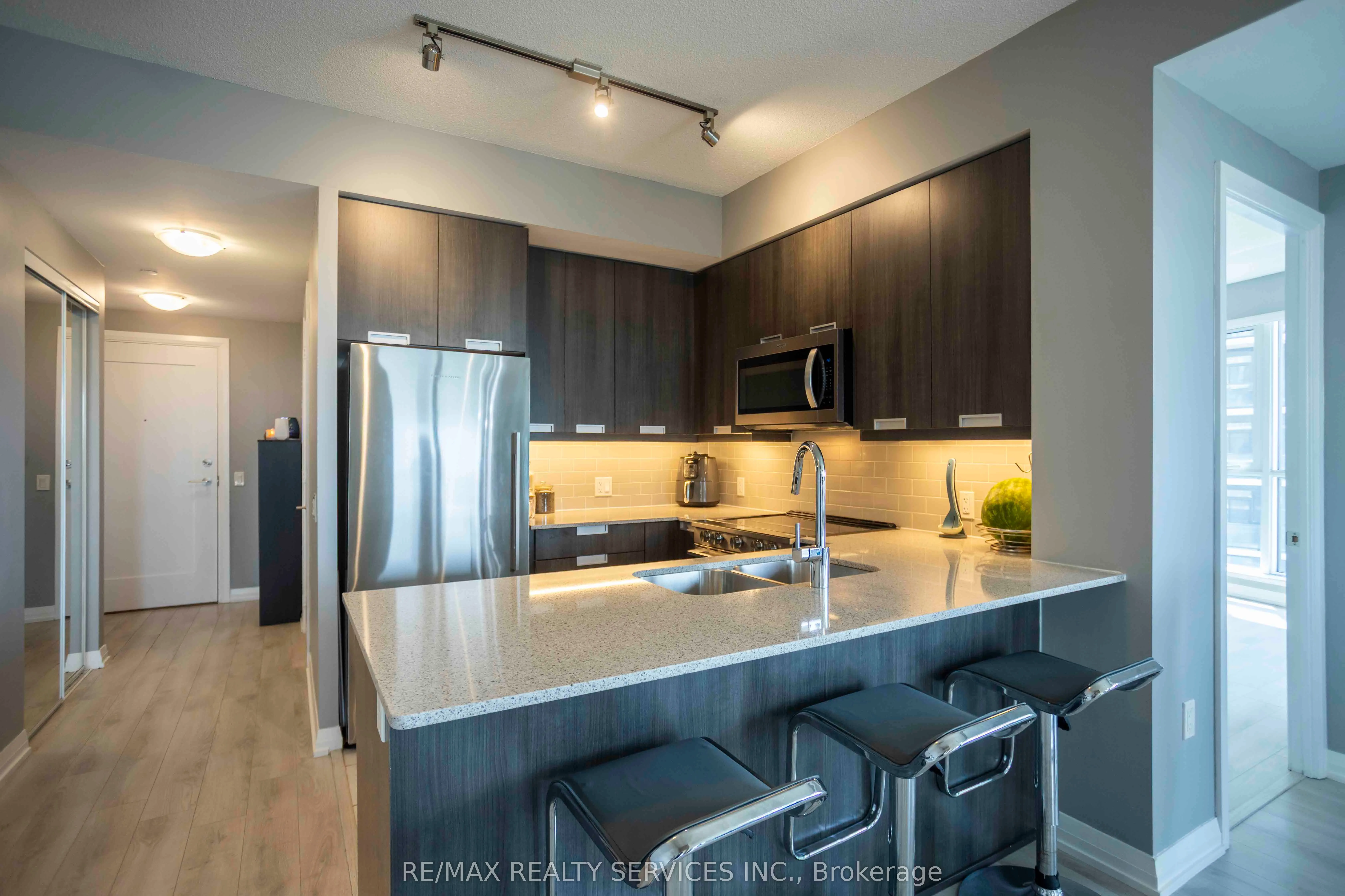 35 Watergarden Drive W, #918