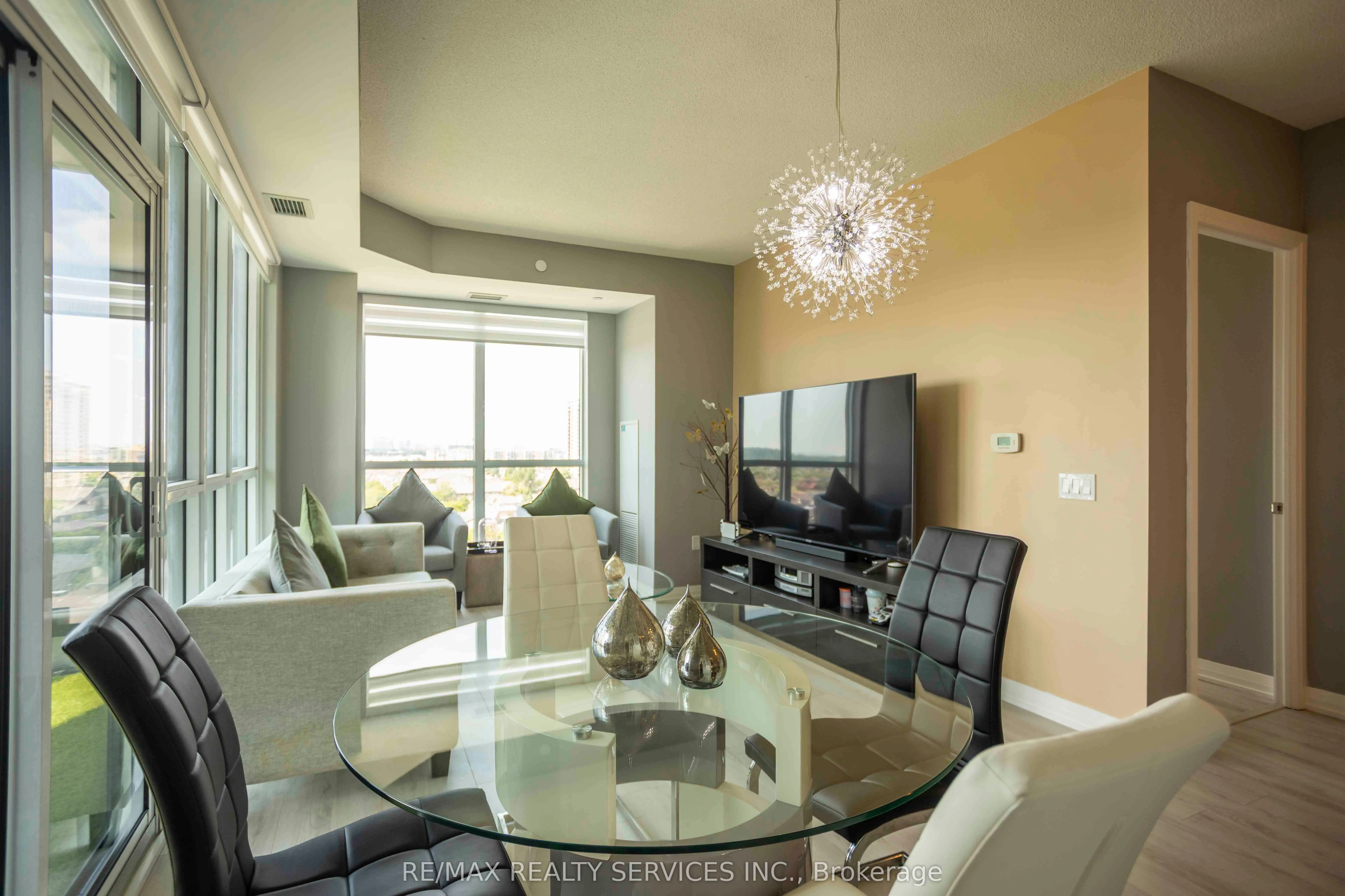 35 Watergarden Drive W, #918