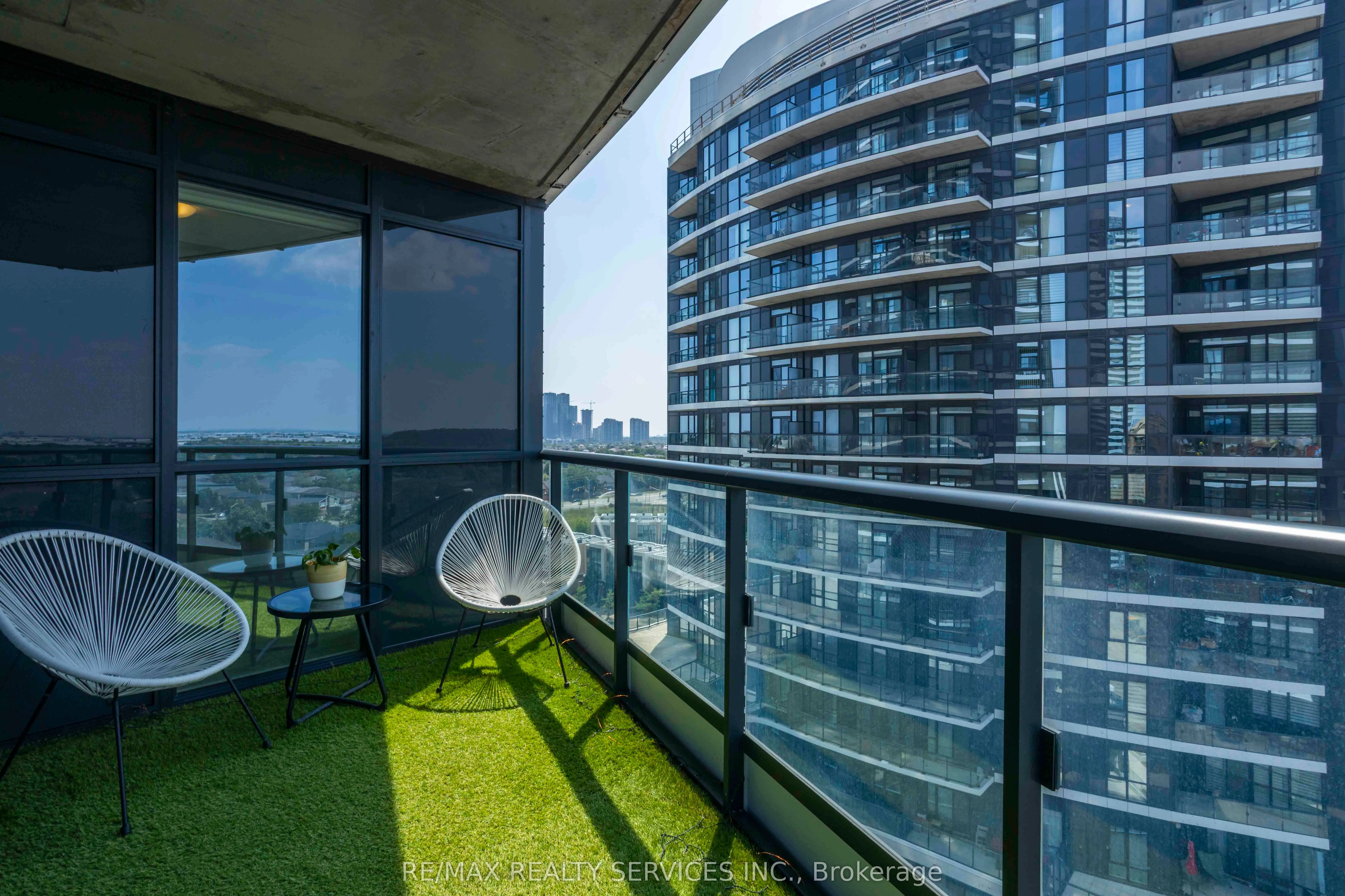 35 Watergarden Drive W, #918