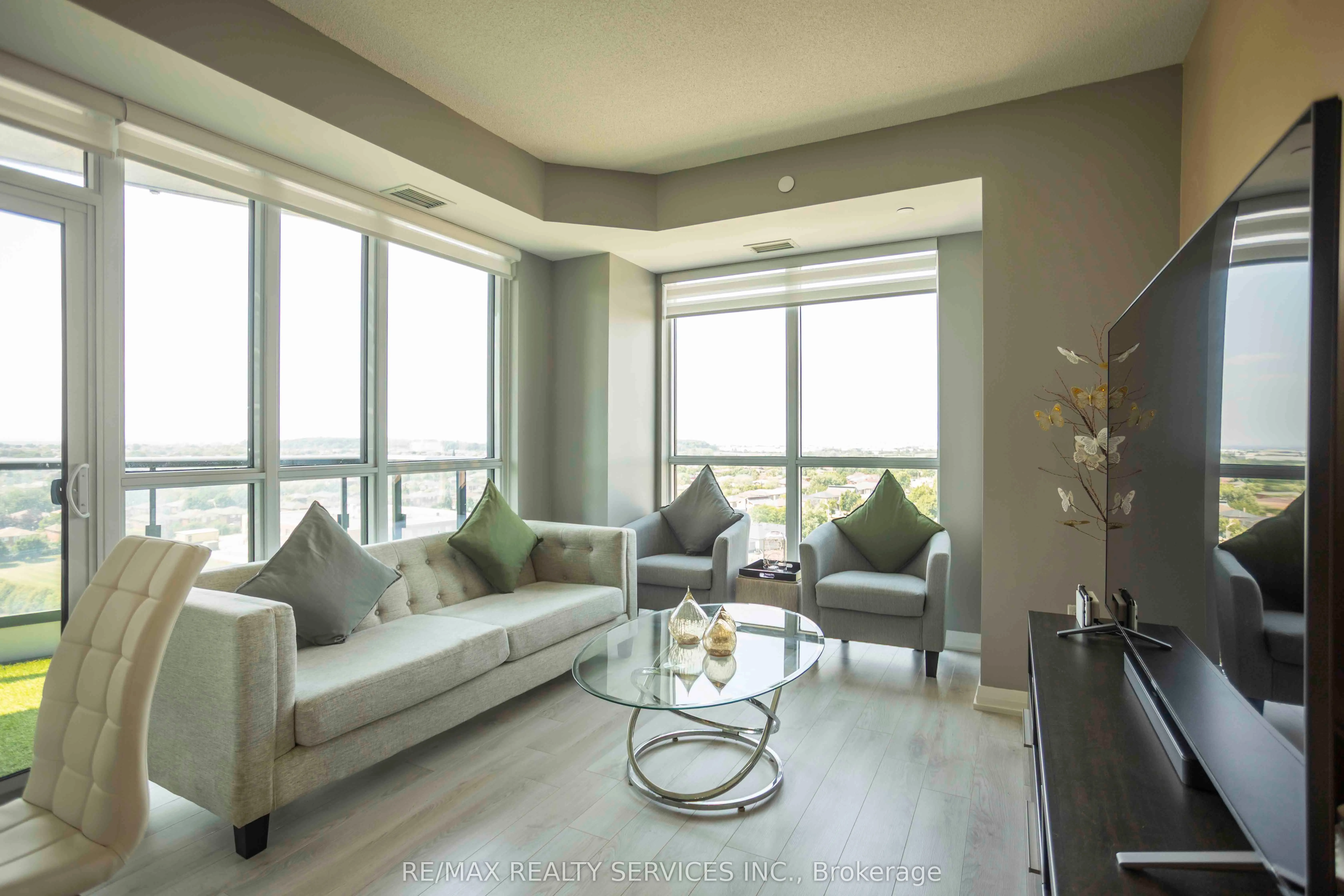 35 Watergarden Drive W, #918