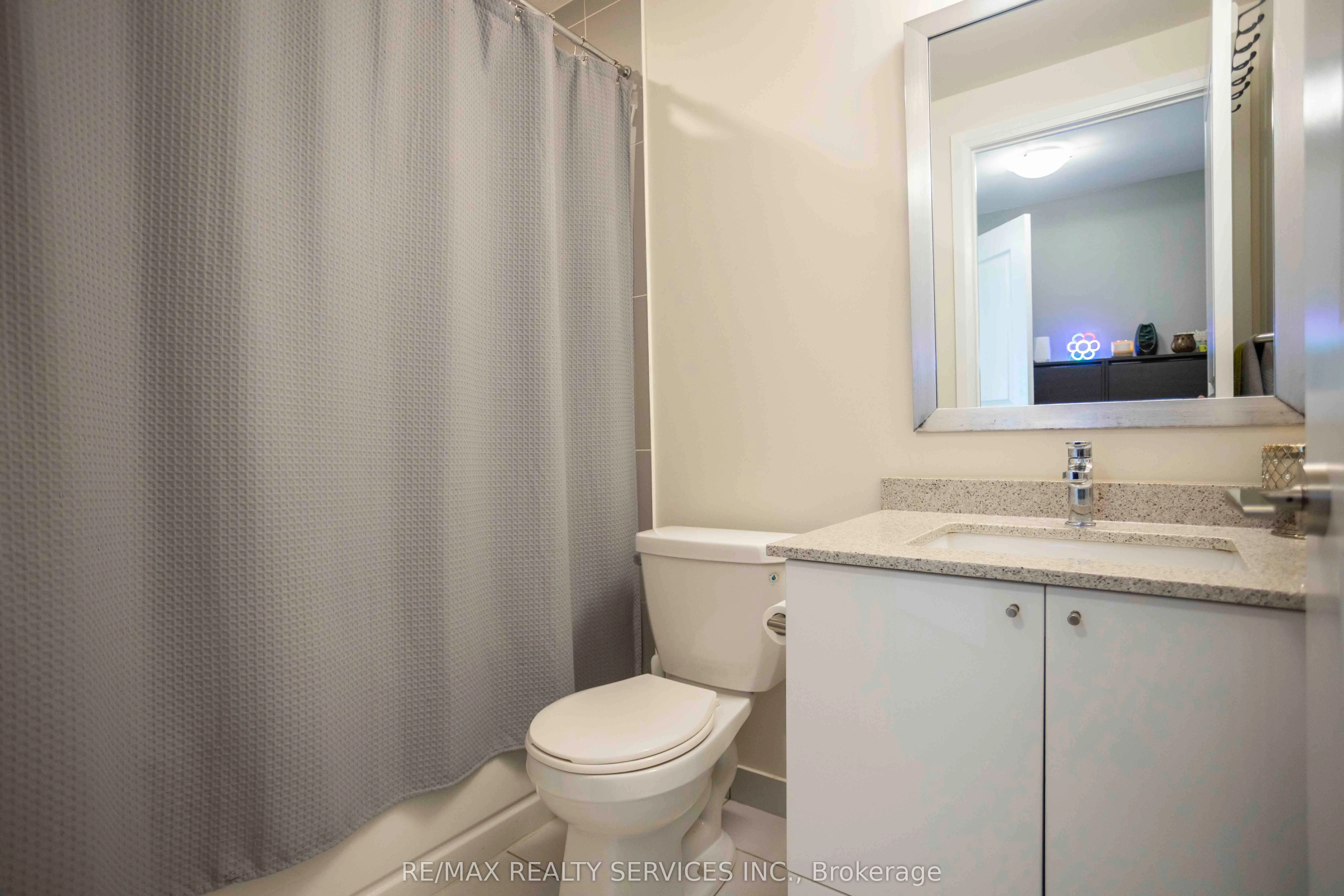 35 Watergarden Drive W, #918