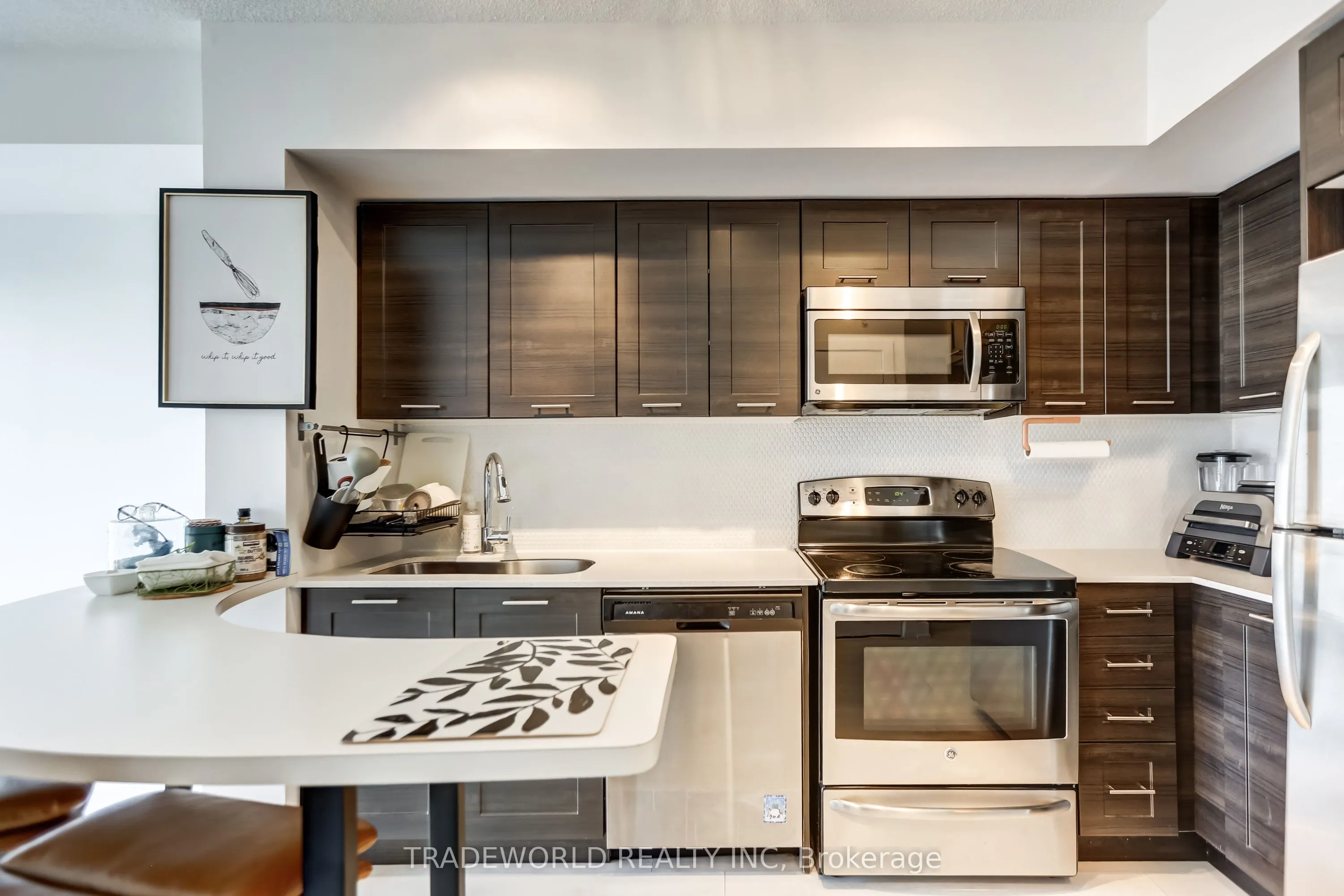 2220 Lakeshore Boulevard W, #1203