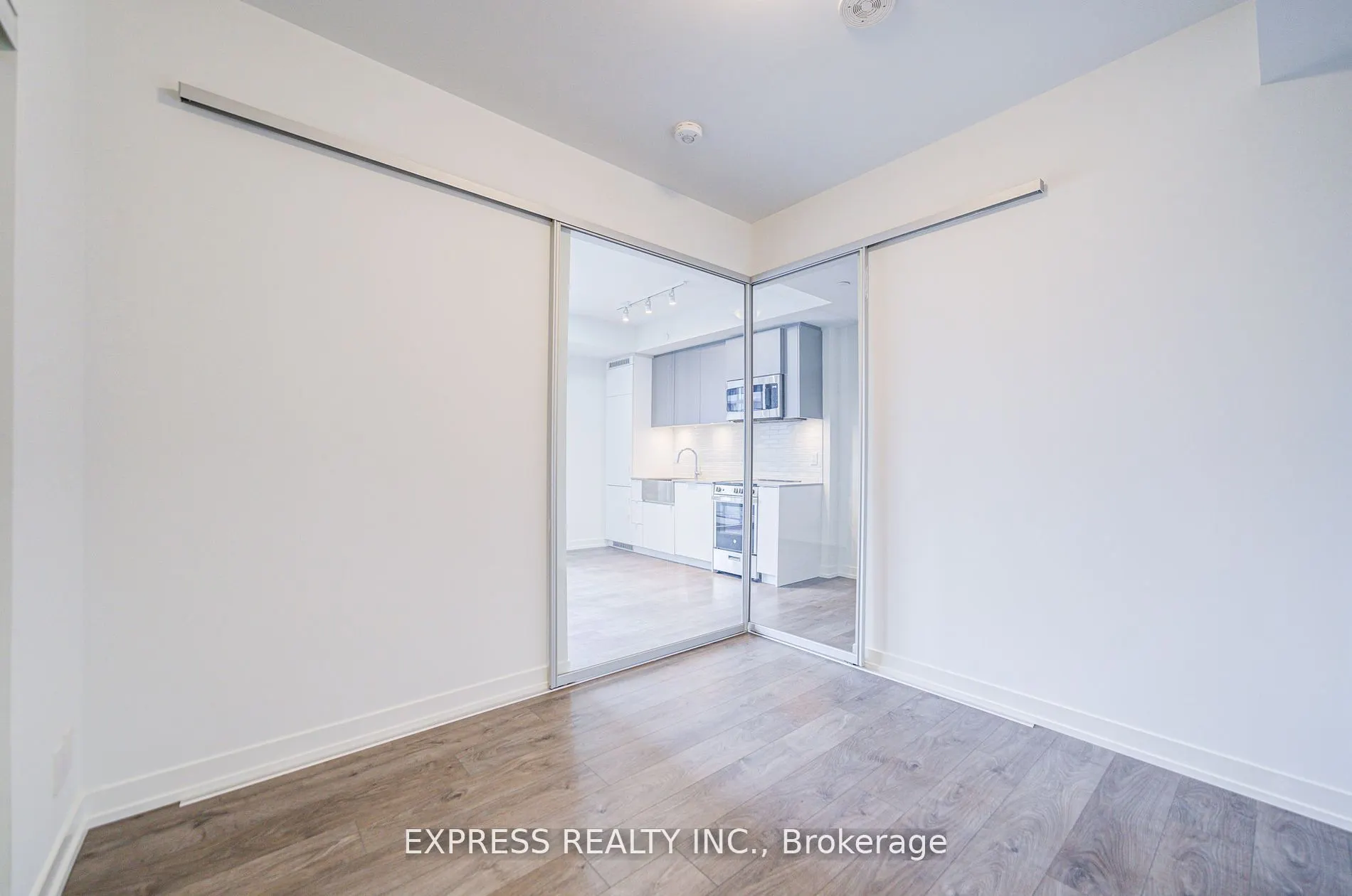 270 Dufferin Street, #701