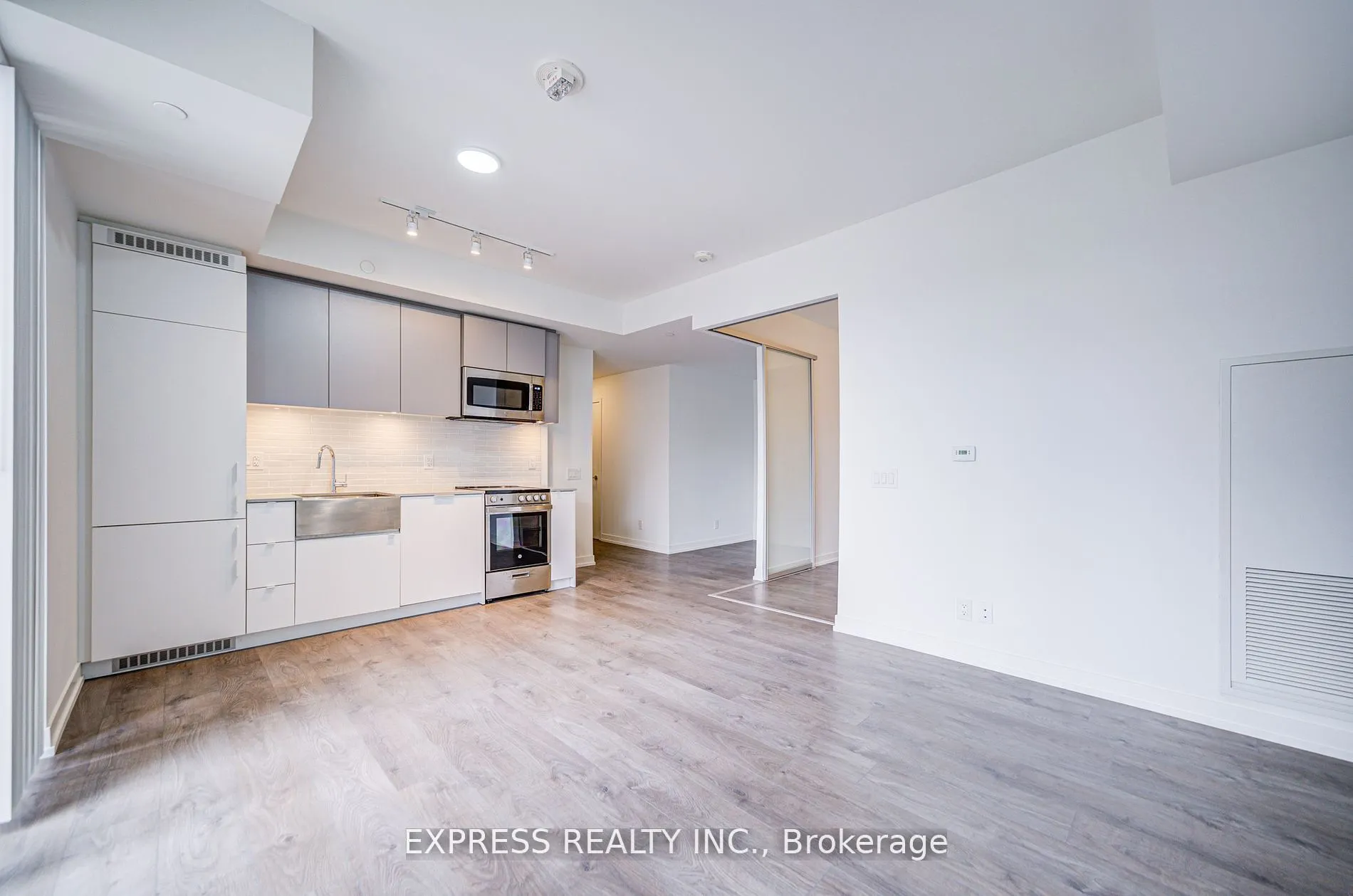 270 Dufferin Street, #701