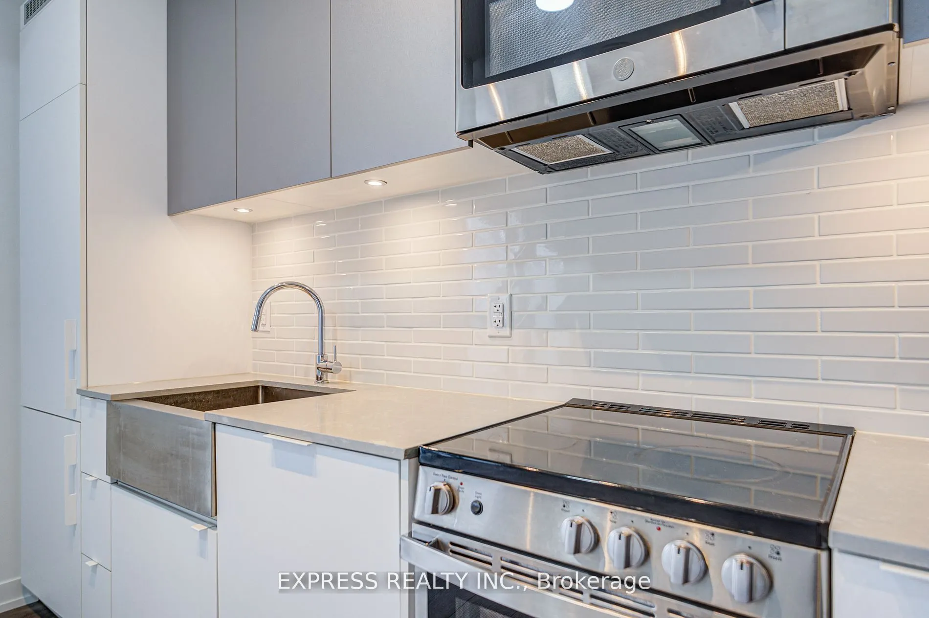 270 Dufferin Street, #701
