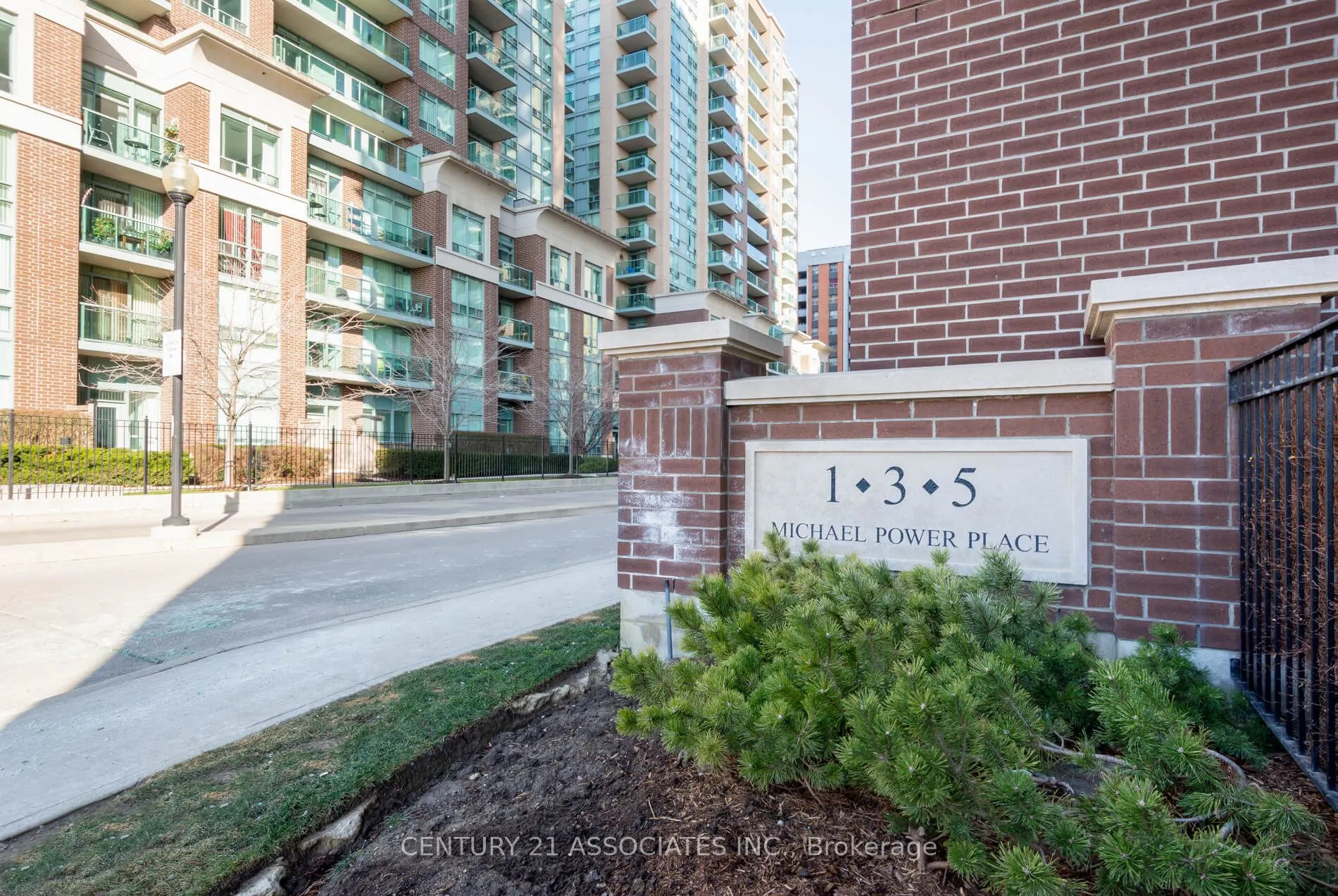 1 Michael Power Place, #418