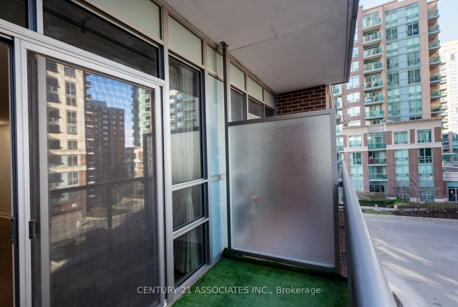1 Michael Power Place, #418