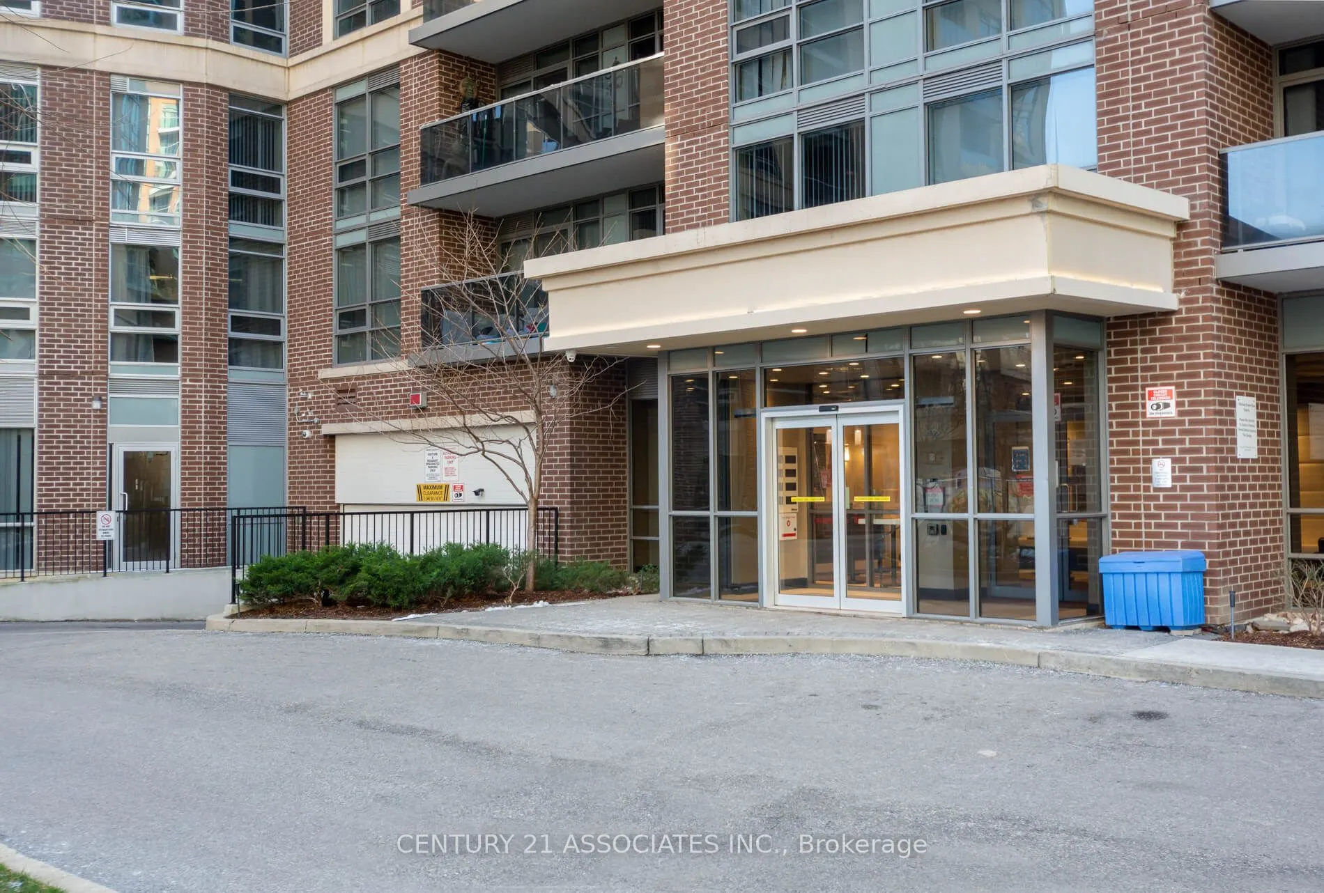 1 Michael Power Place, #418