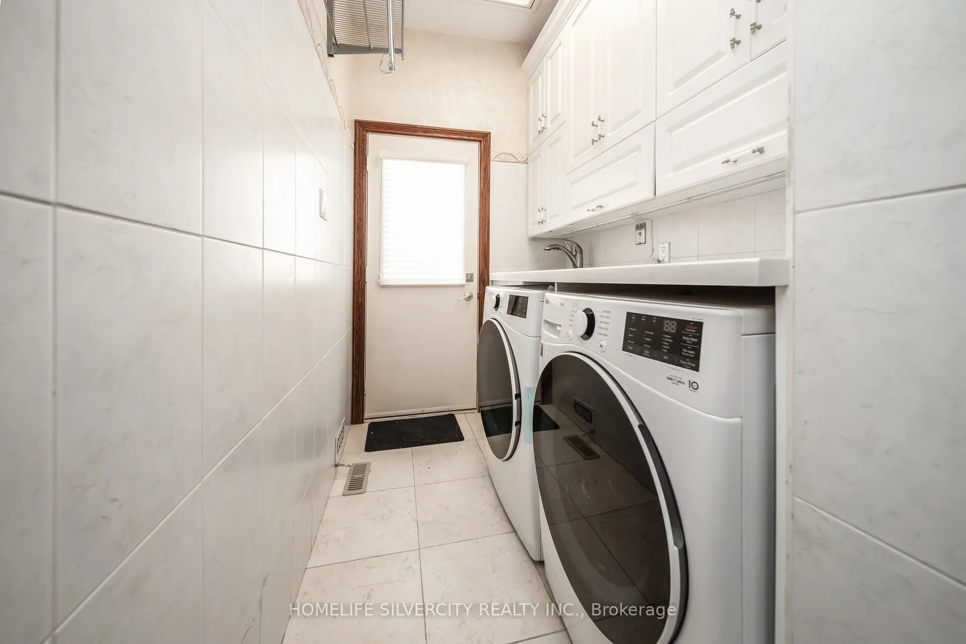 14 Rembrandt Crescent