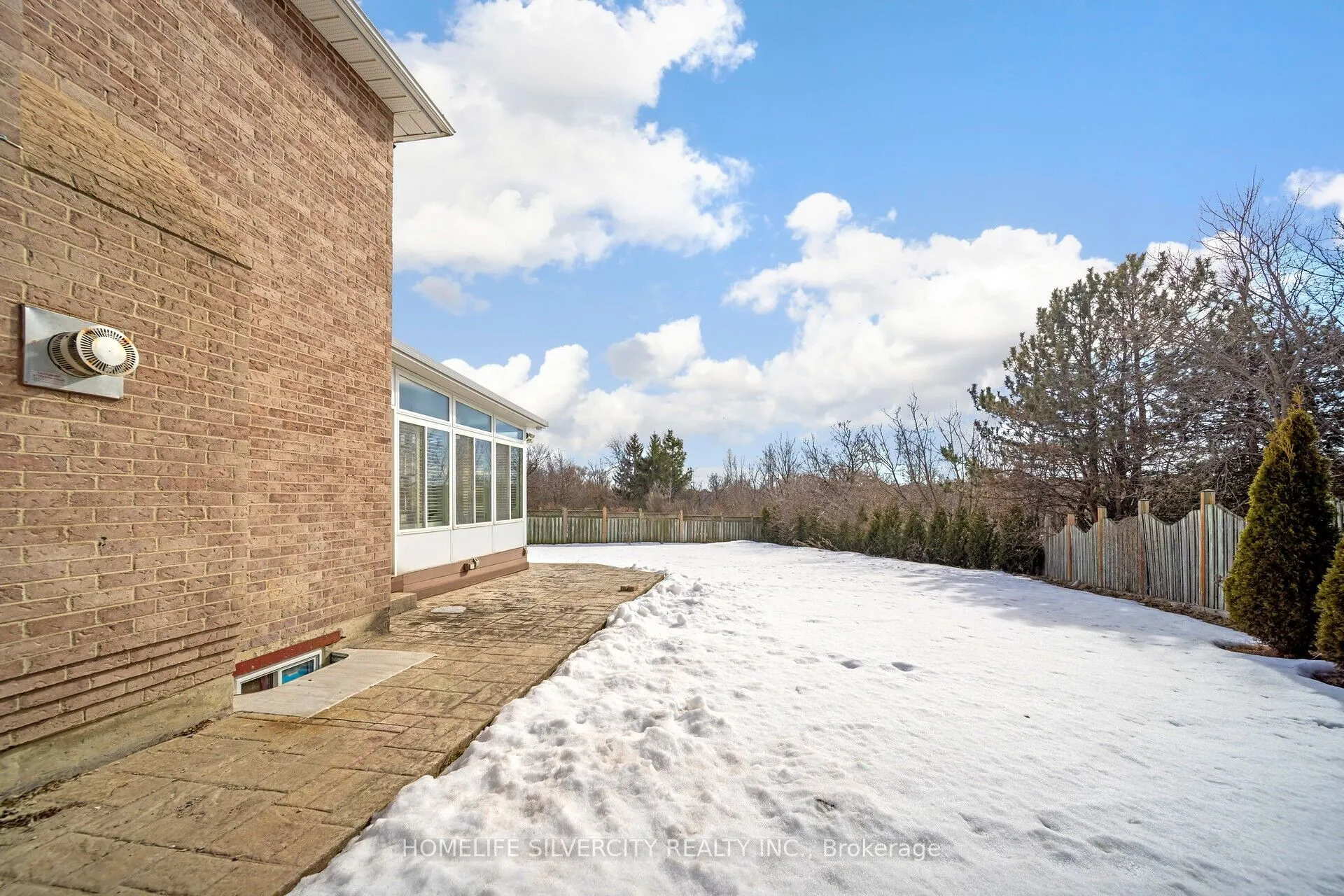 14 Rembrandt Crescent