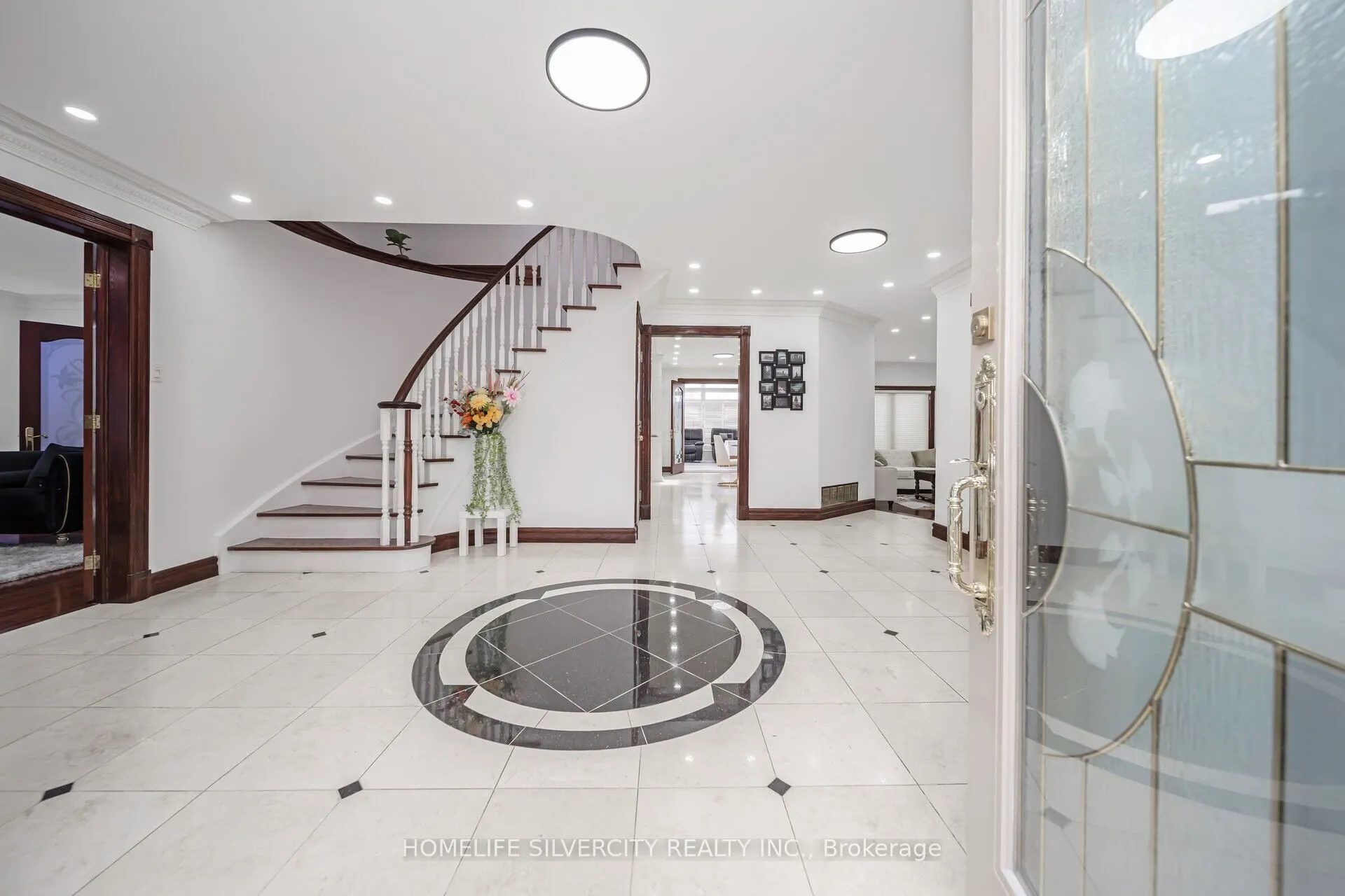 14 Rembrandt Crescent