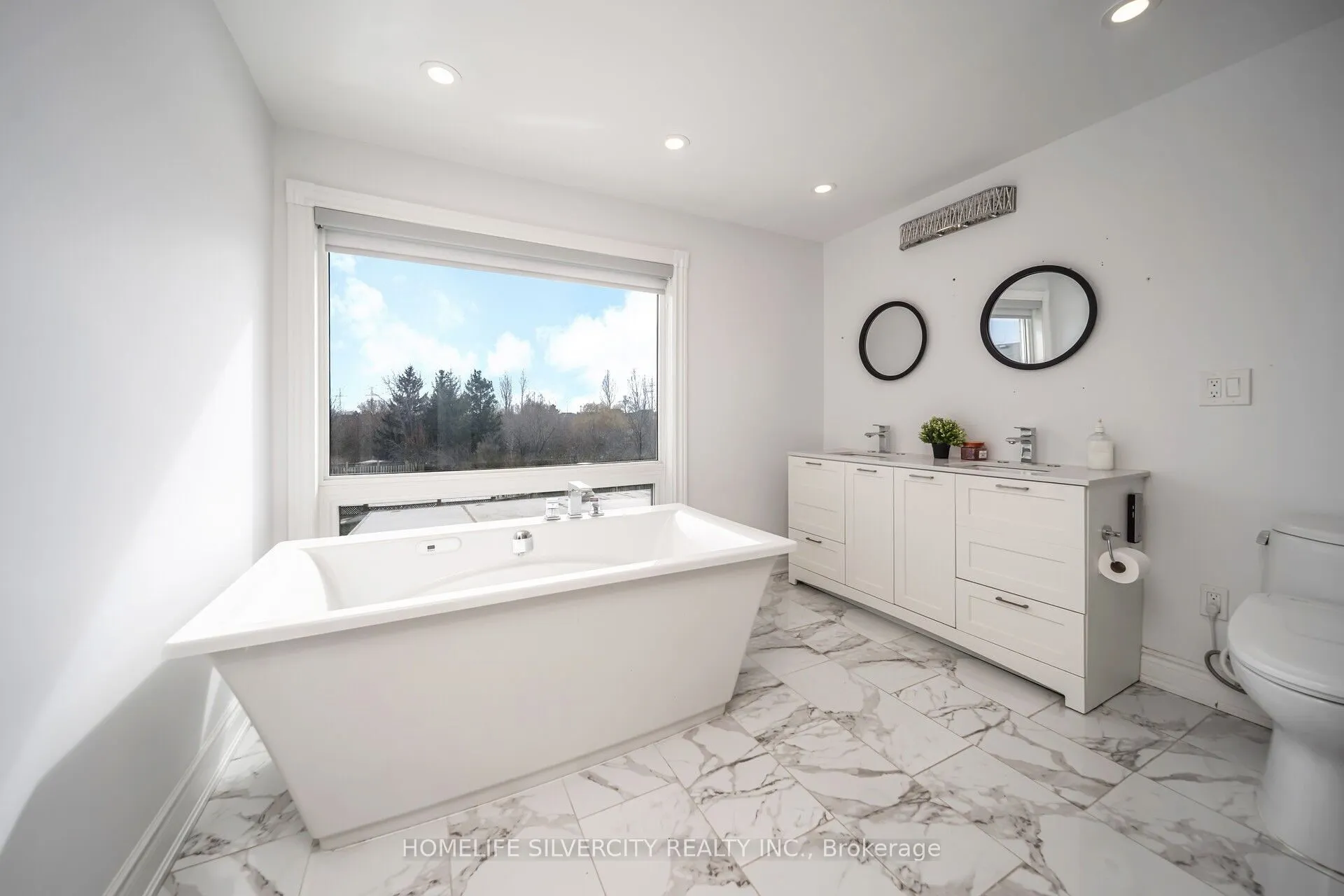 14 Rembrandt Crescent