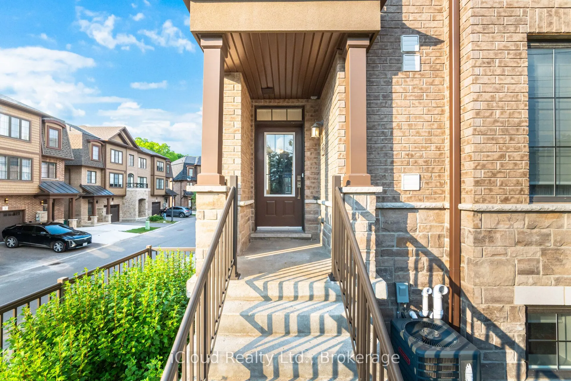 445 Ontario Street, #91