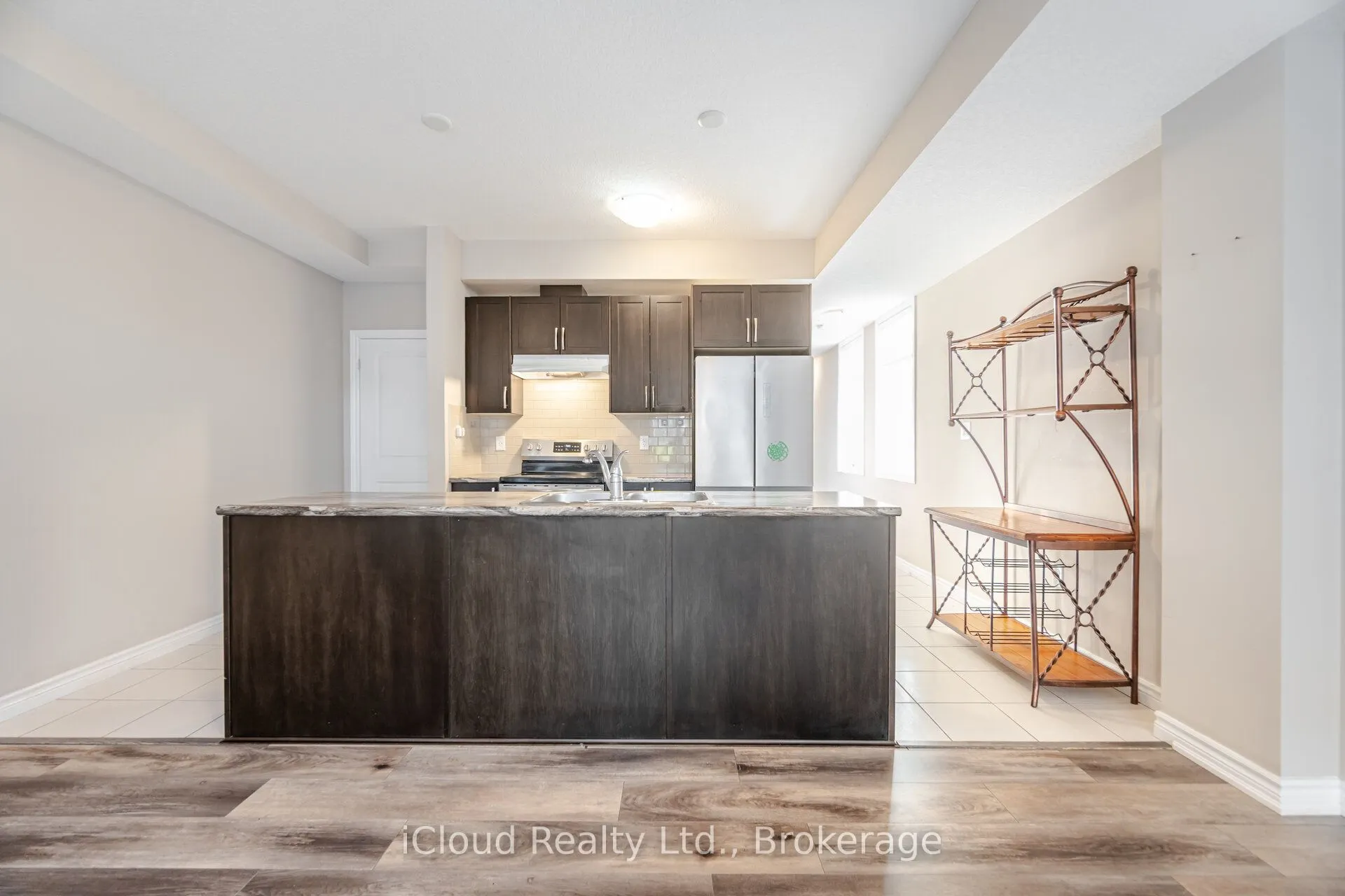 445 Ontario Street, #91